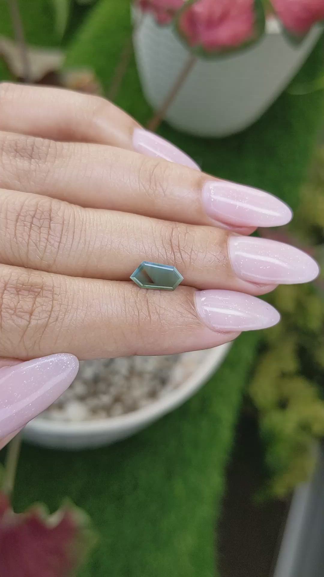 0.93 Ct. Alexandrite from Ceylon (Sri Lanka) Size Video