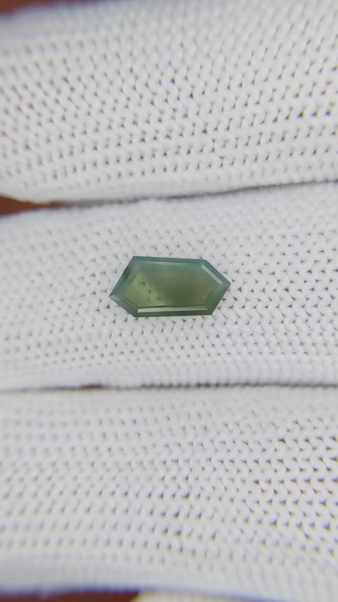 0.93 Ct. Alexandrite from Ceylon (Sri Lanka) Size Video