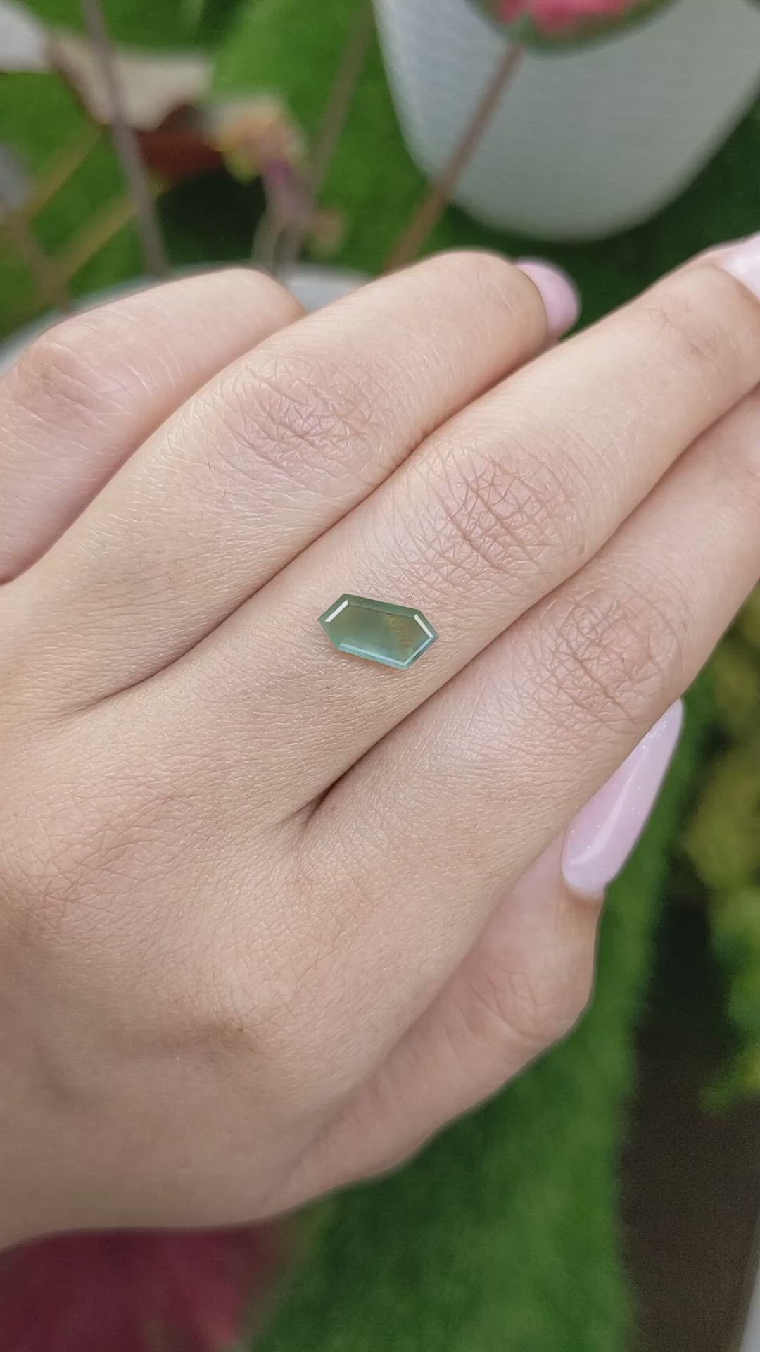 0.93 Ct. Alexandrite from Ceylon (Sri Lanka) Size Video