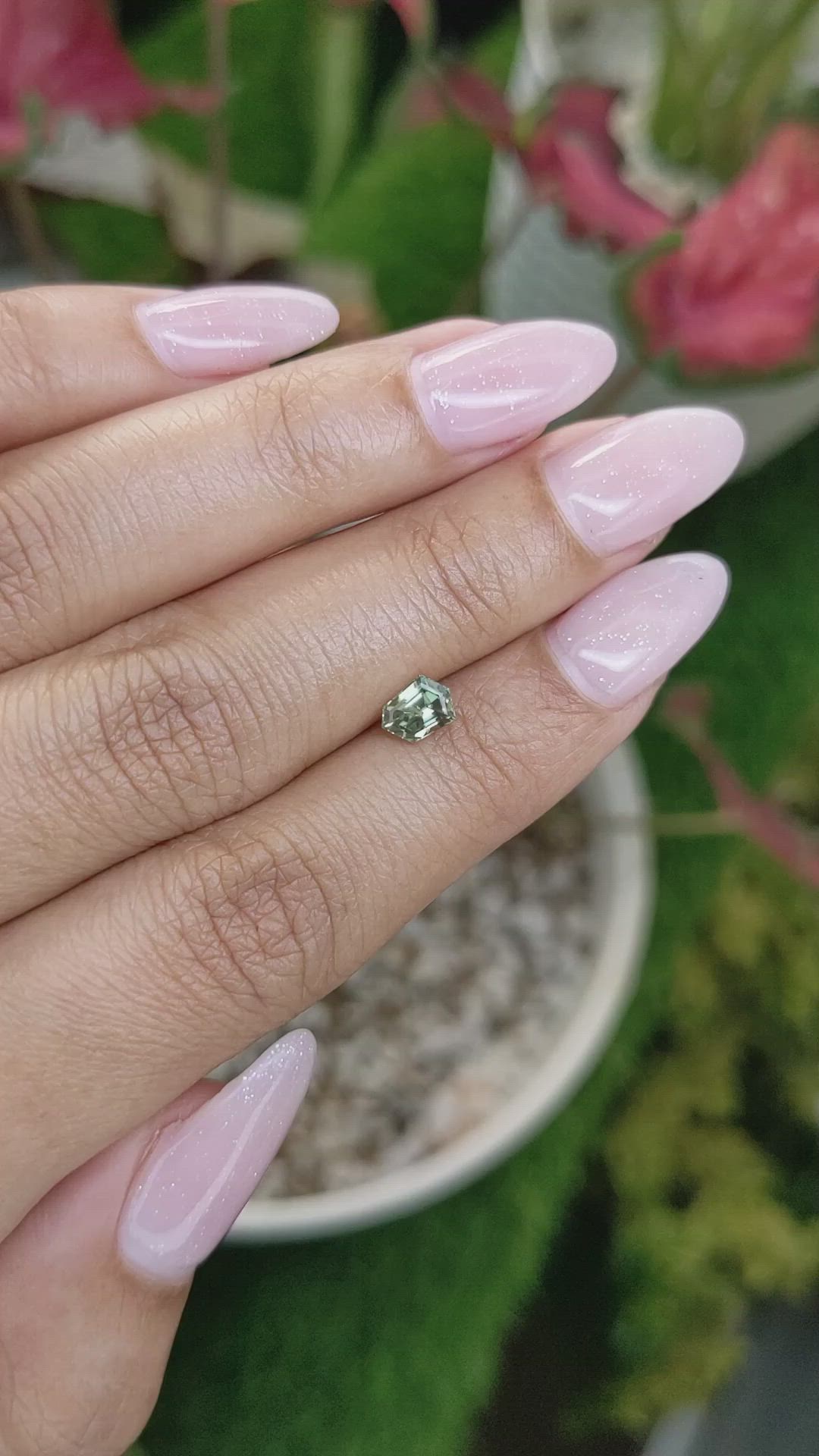 0.60 Ct. Alexandrite from Ceylon (Sri Lanka) Size Video