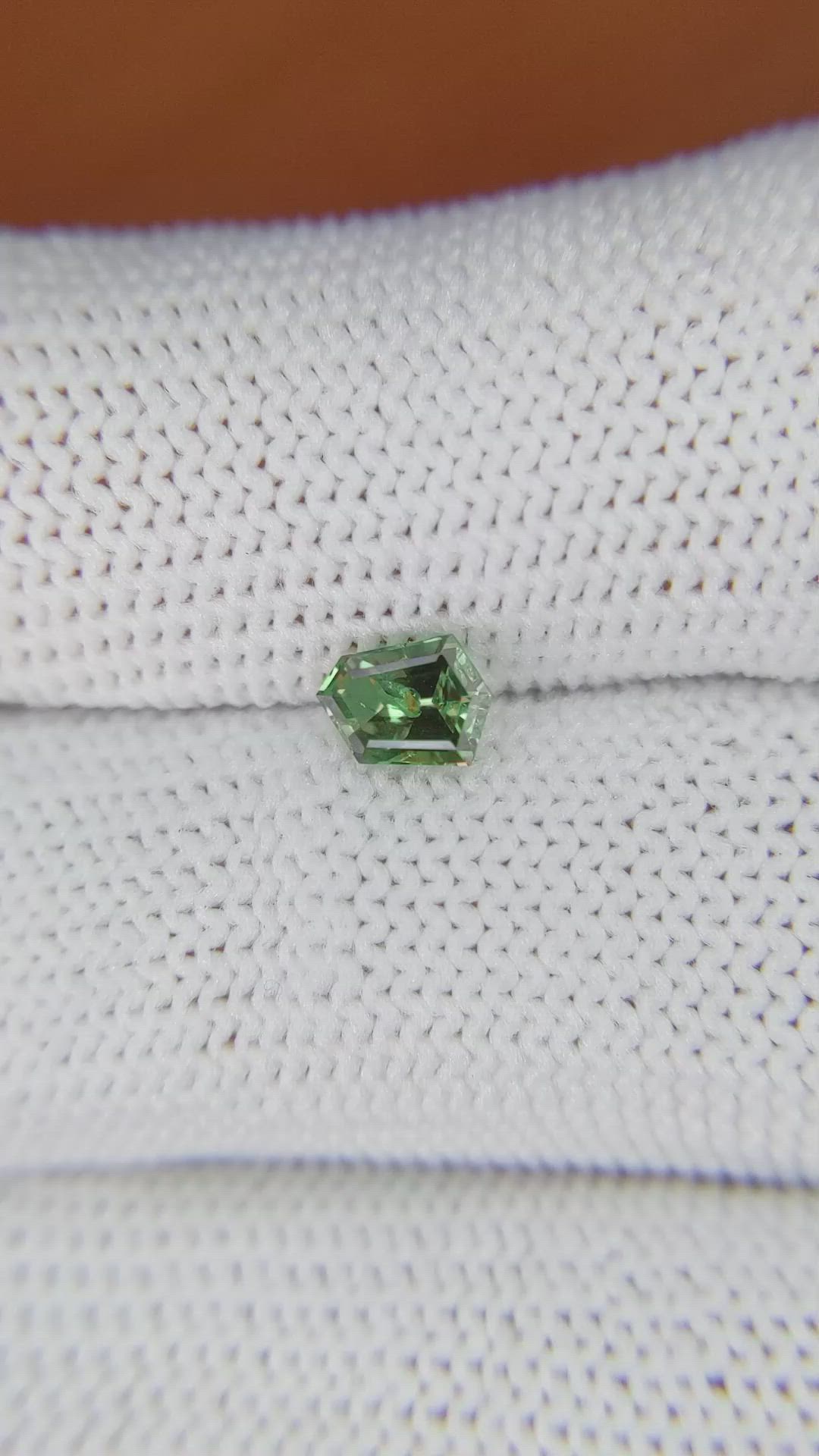 0.60 Ct. Alexandrite from Ceylon (Sri Lanka) Size Video