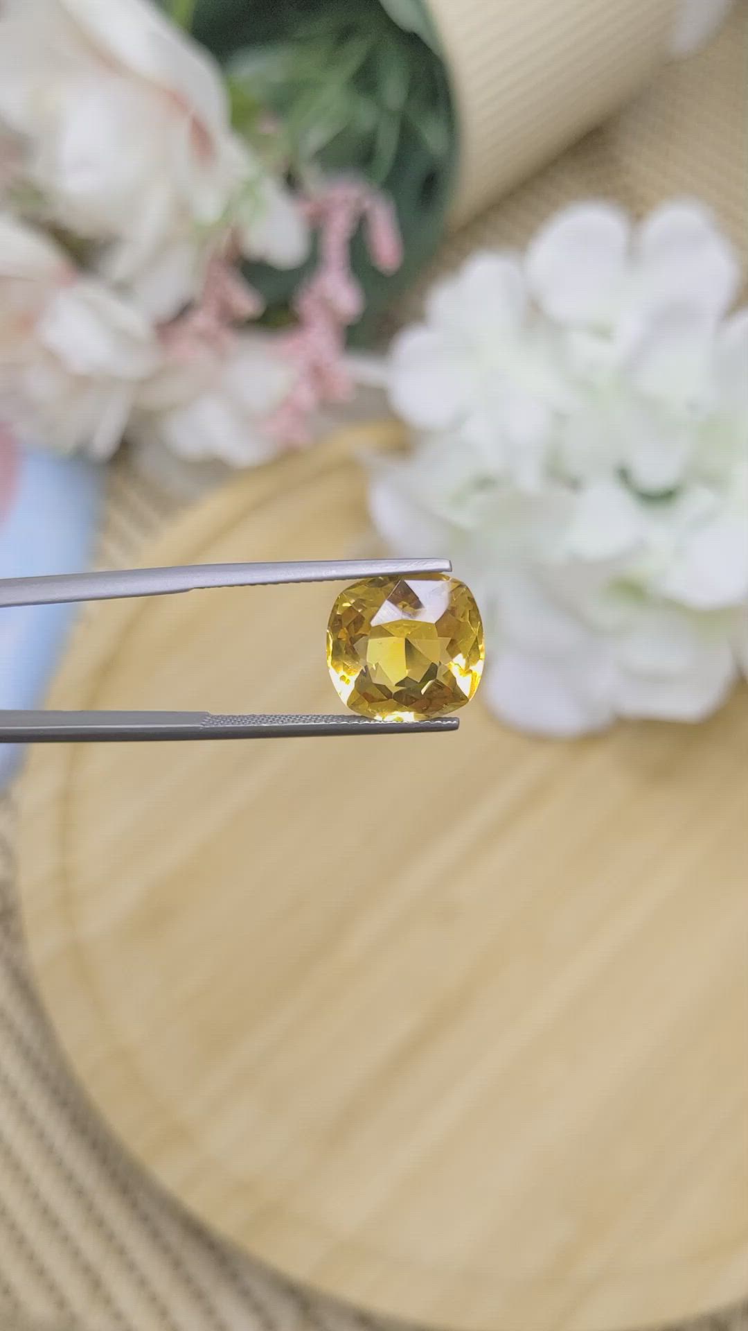 6.10 Ct. Yellow Citrine from Ceylon (Sri Lanka) Size Video