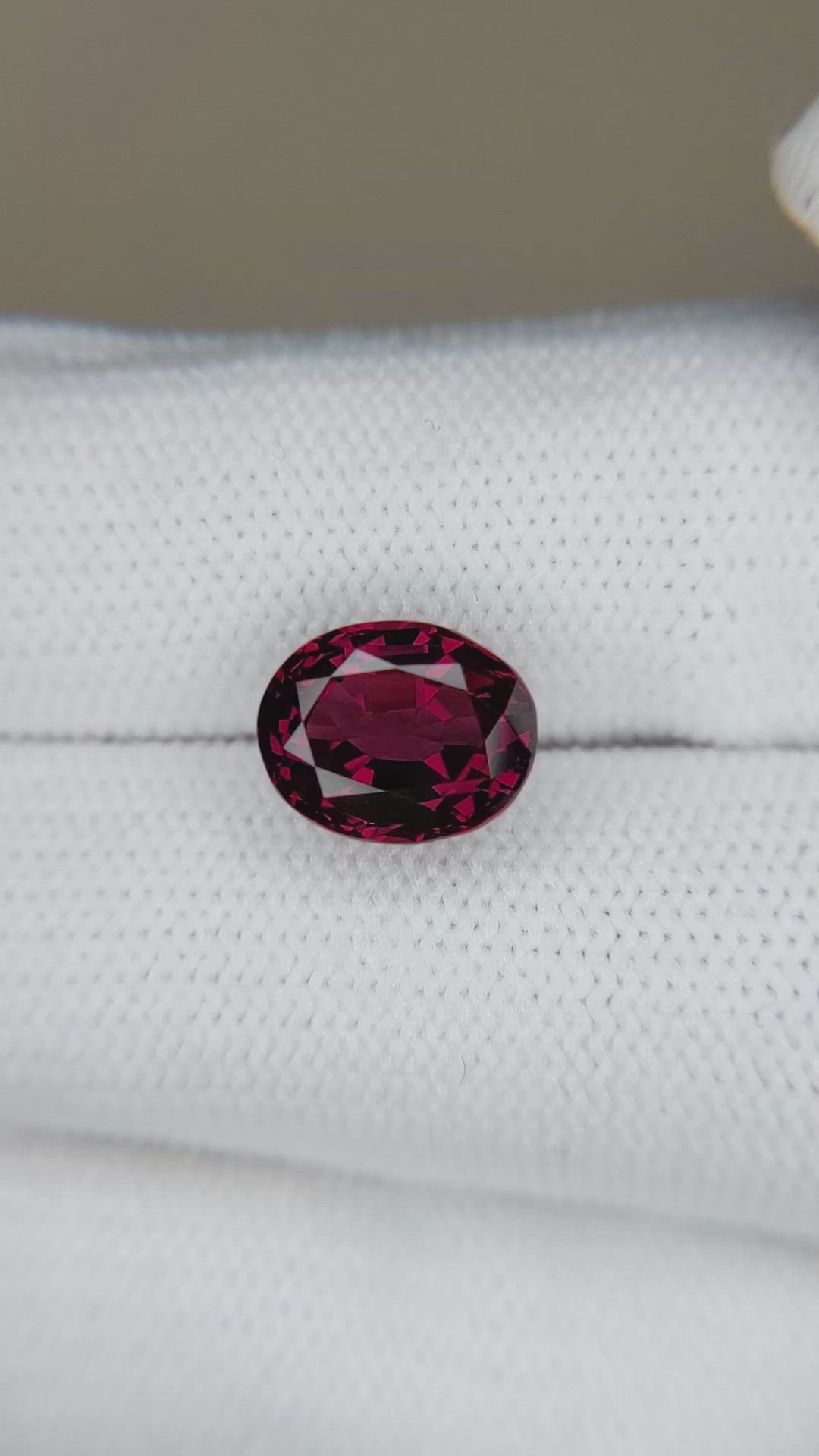 4.41 Ct. Pinkish Red Spinel from Burma (Myanmar) Size Video