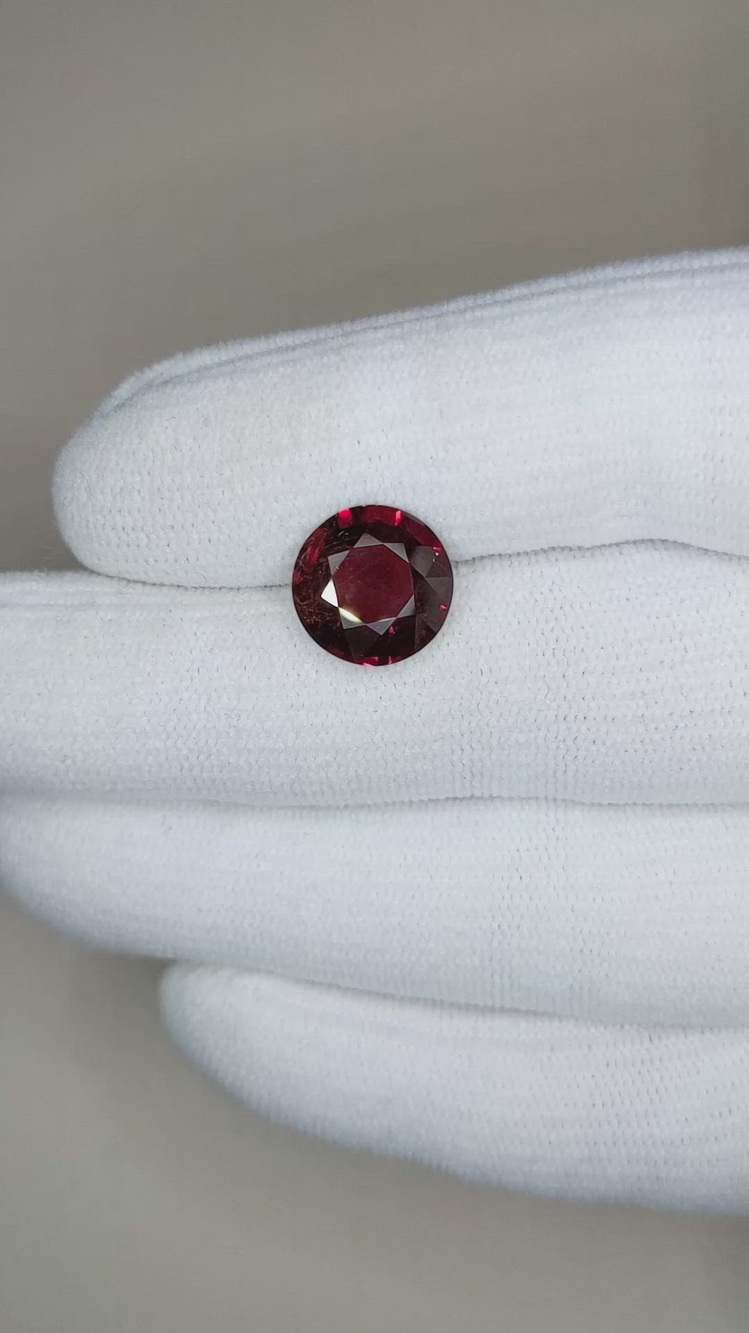 4.55 Ct. Red Spinel from Burma (Myanmar) Size Video