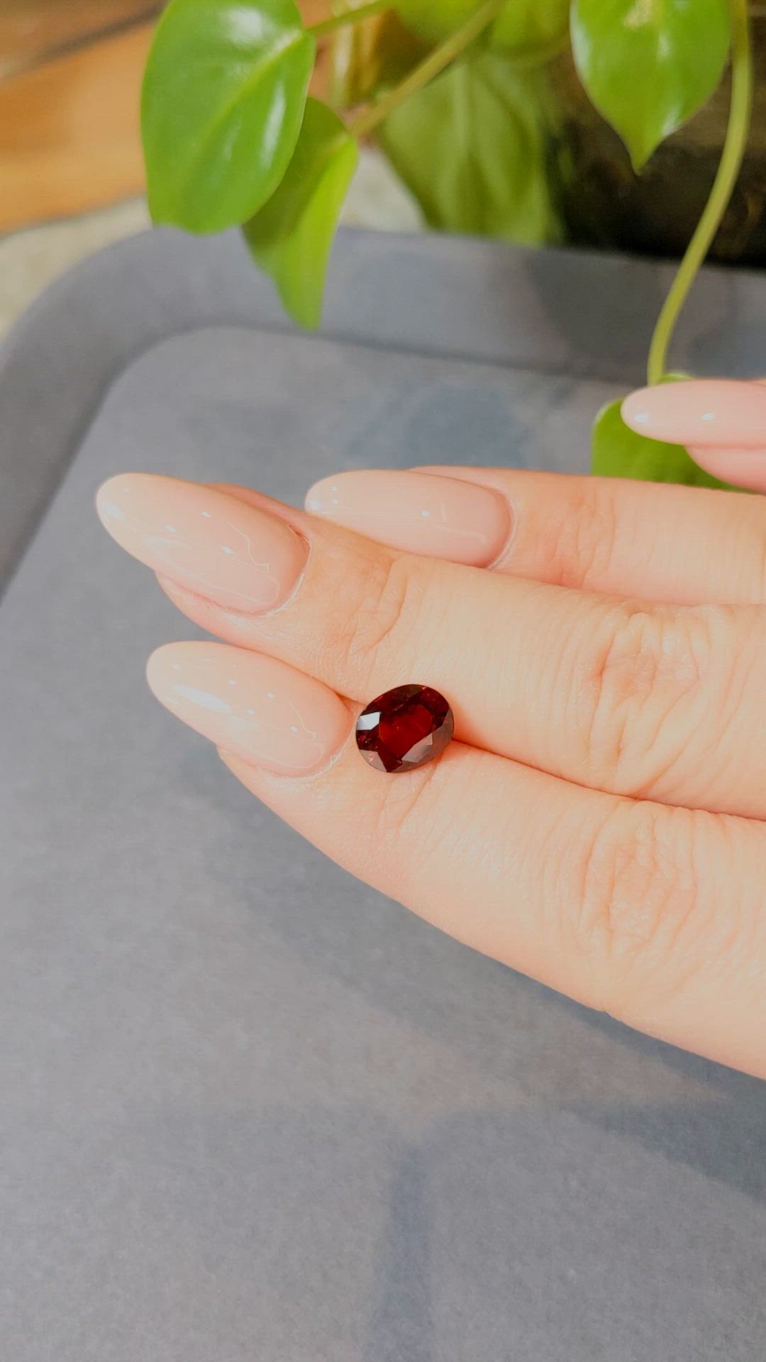 2.87 Ct. Red Spinel from Burma (Myanmar) Size Video