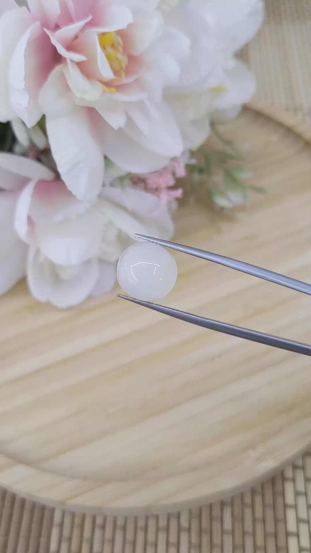 9.61 Ct. Cabochon Moonstone from Ceylon (Sri Lanka) Size Video