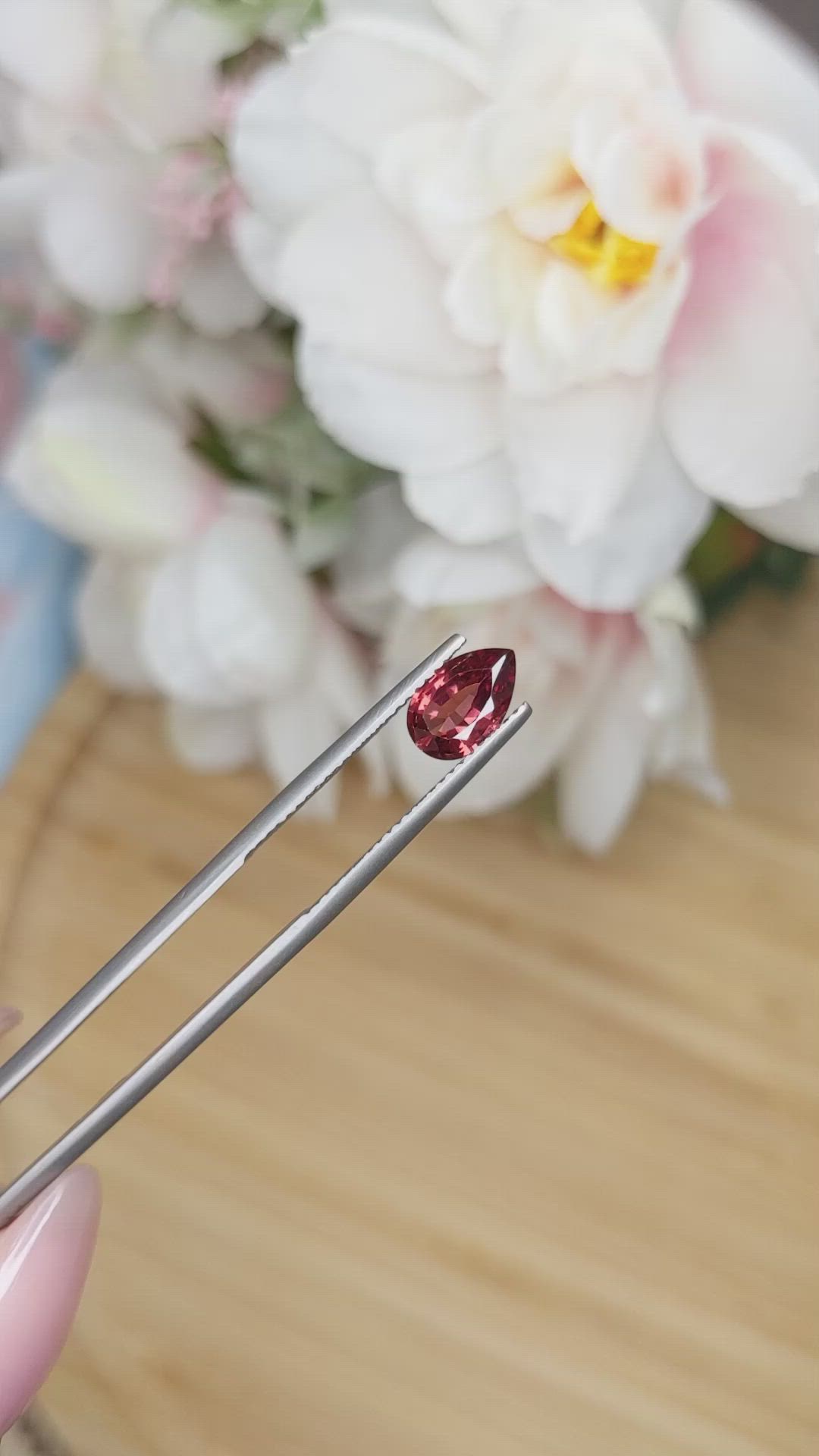 1.24 Ct. Rhodolite Garnet from Ceylon (Sri Lanka) Size Video