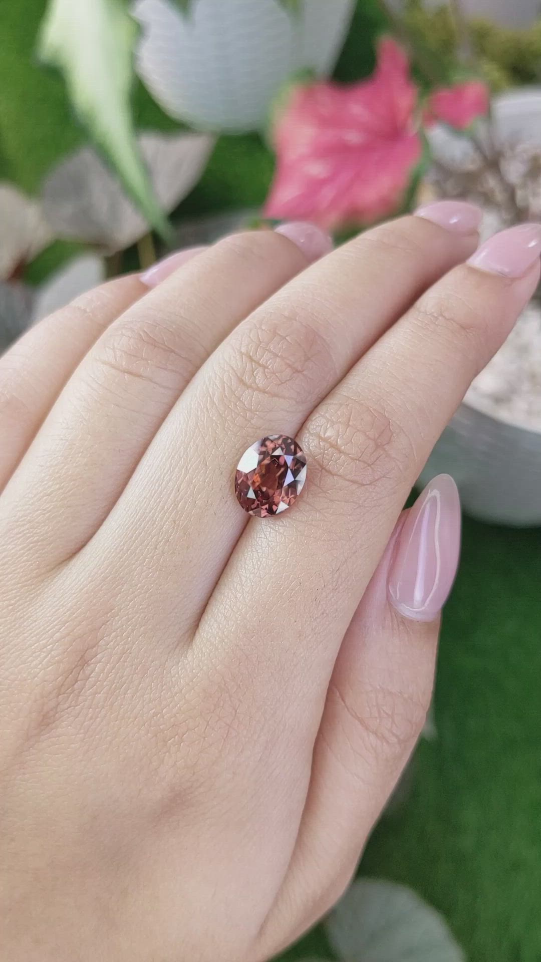 5.23 Ct. Zircon from Ceylon (Sri Lanka) Size Video