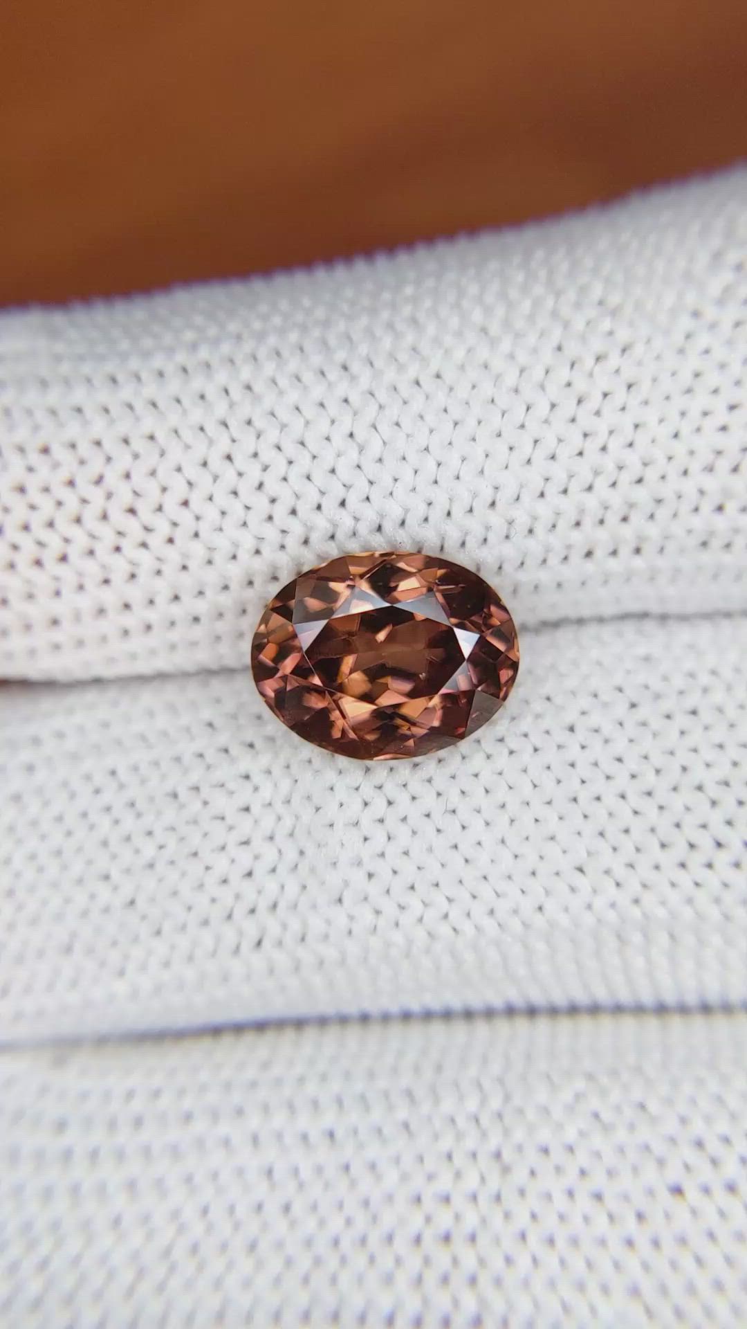 5.23 Ct. Zircon from Ceylon (Sri Lanka) Size Video