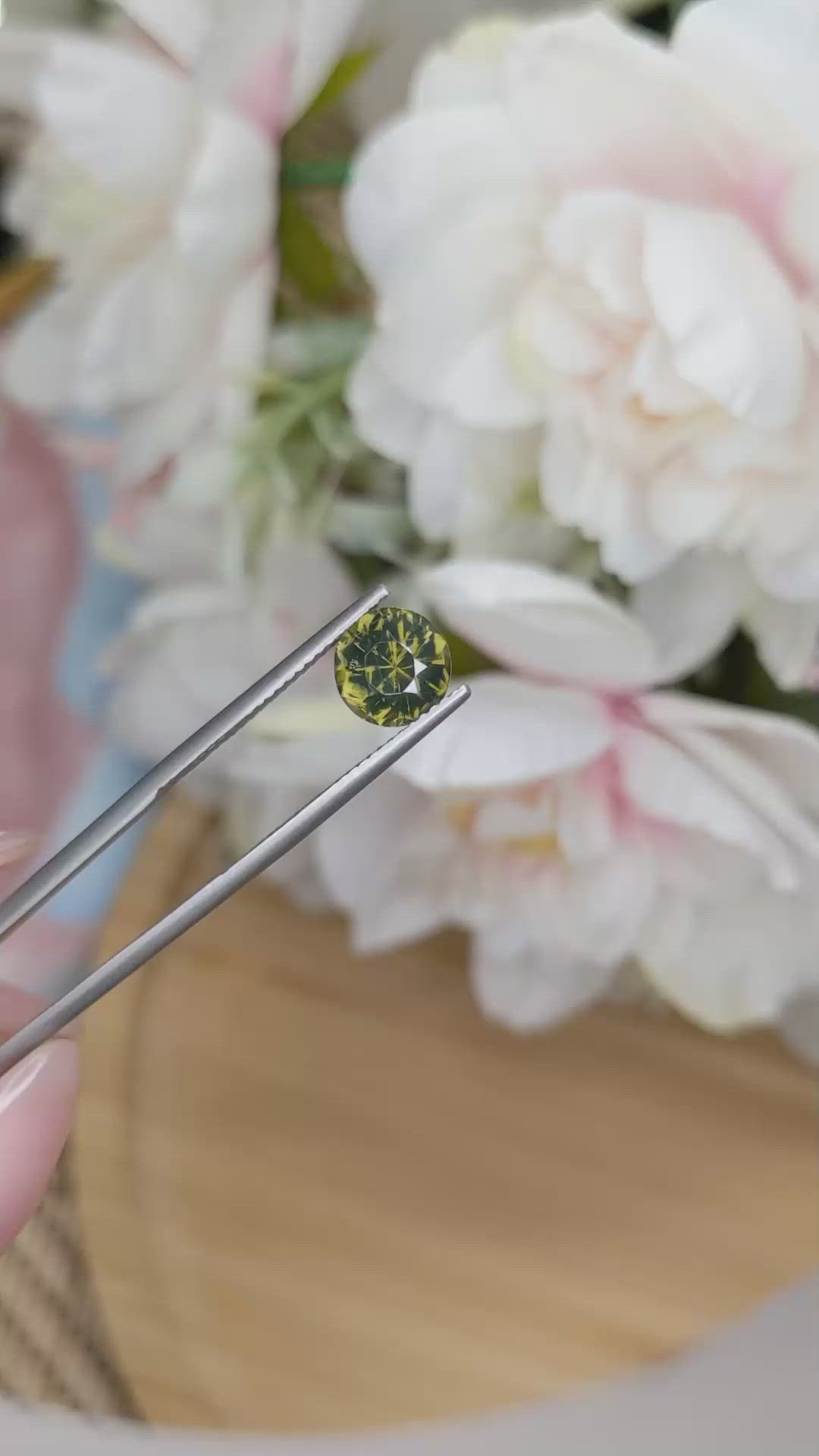2.12 Ct. Zircon from Ceylon (Sri Lanka) Size Video