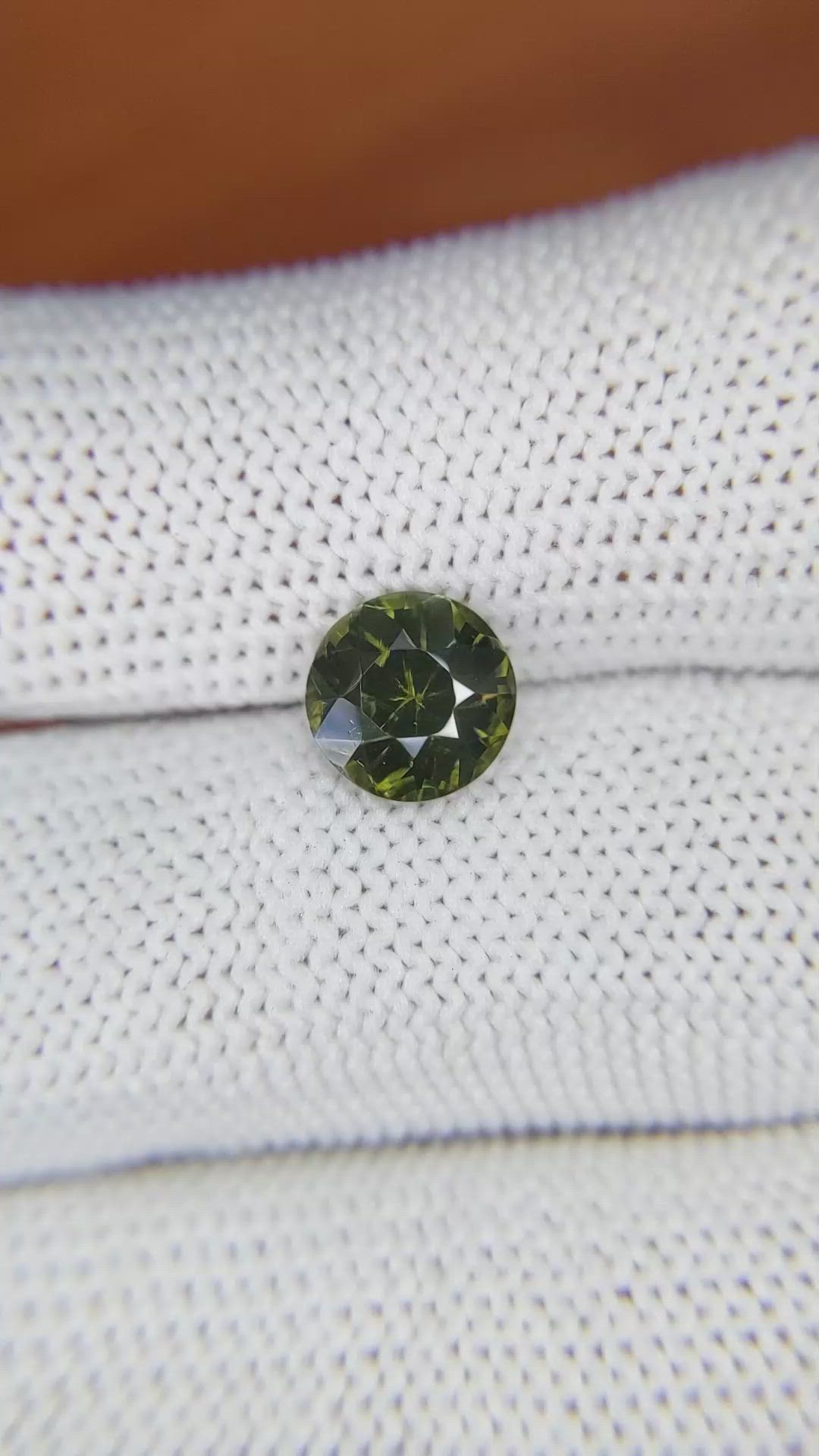 2.12 Ct. Zircon from Ceylon (Sri Lanka) Size Video