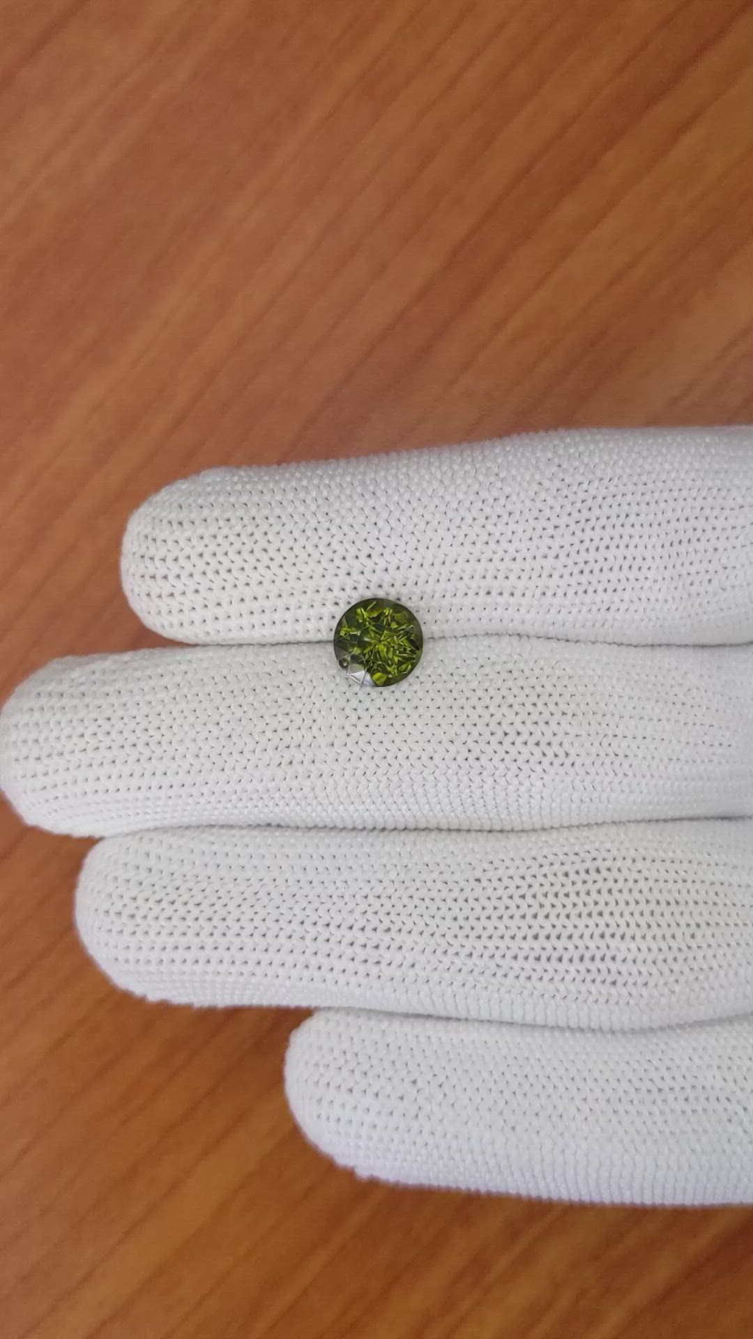 2.12 Ct. Zircon from Ceylon (Sri Lanka) Size Video