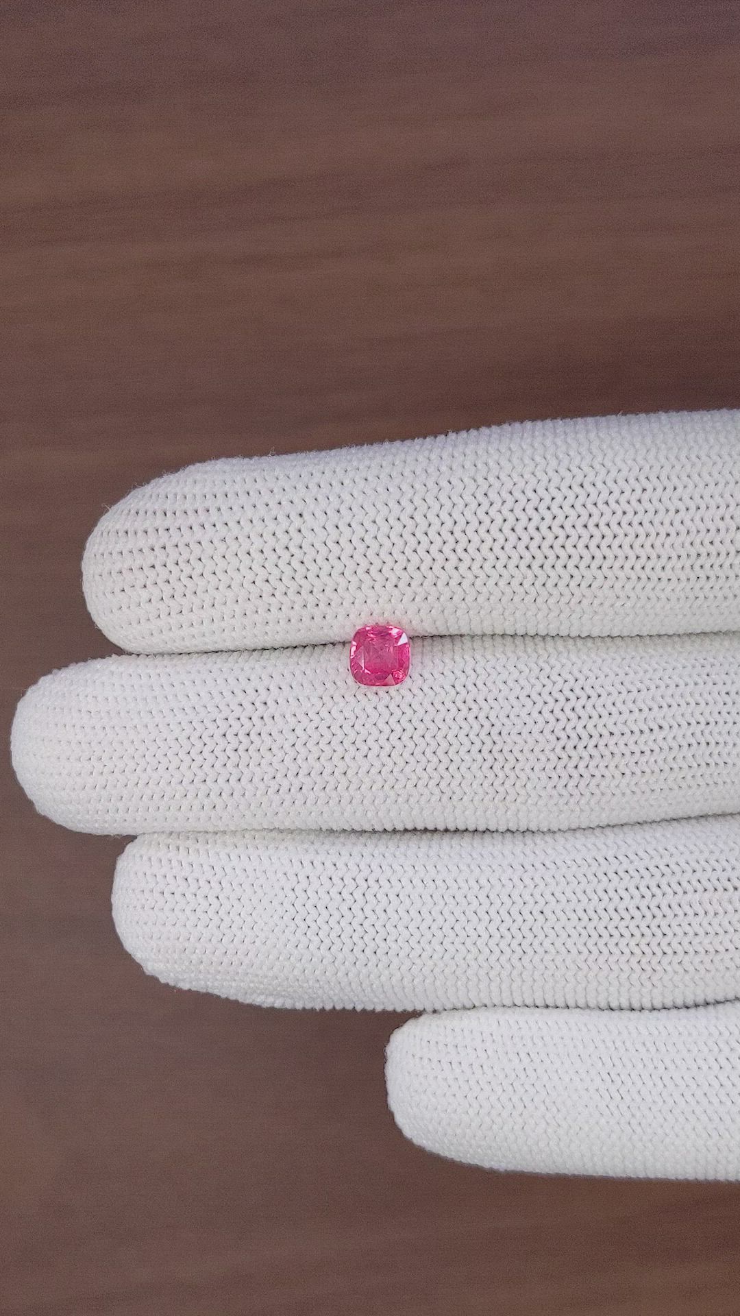 1.01 Ct. Pink Spinel from Ceylon (Sri Lanka) Size Video