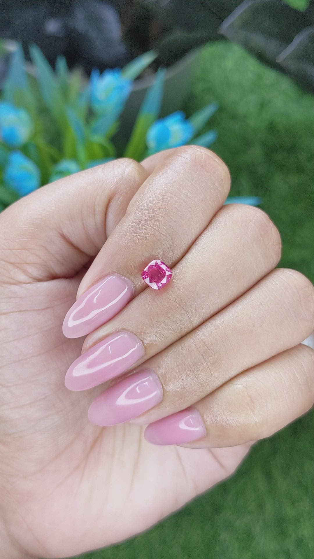 1.01 Ct. Pink Spinel from Ceylon (Sri Lanka) Size Video