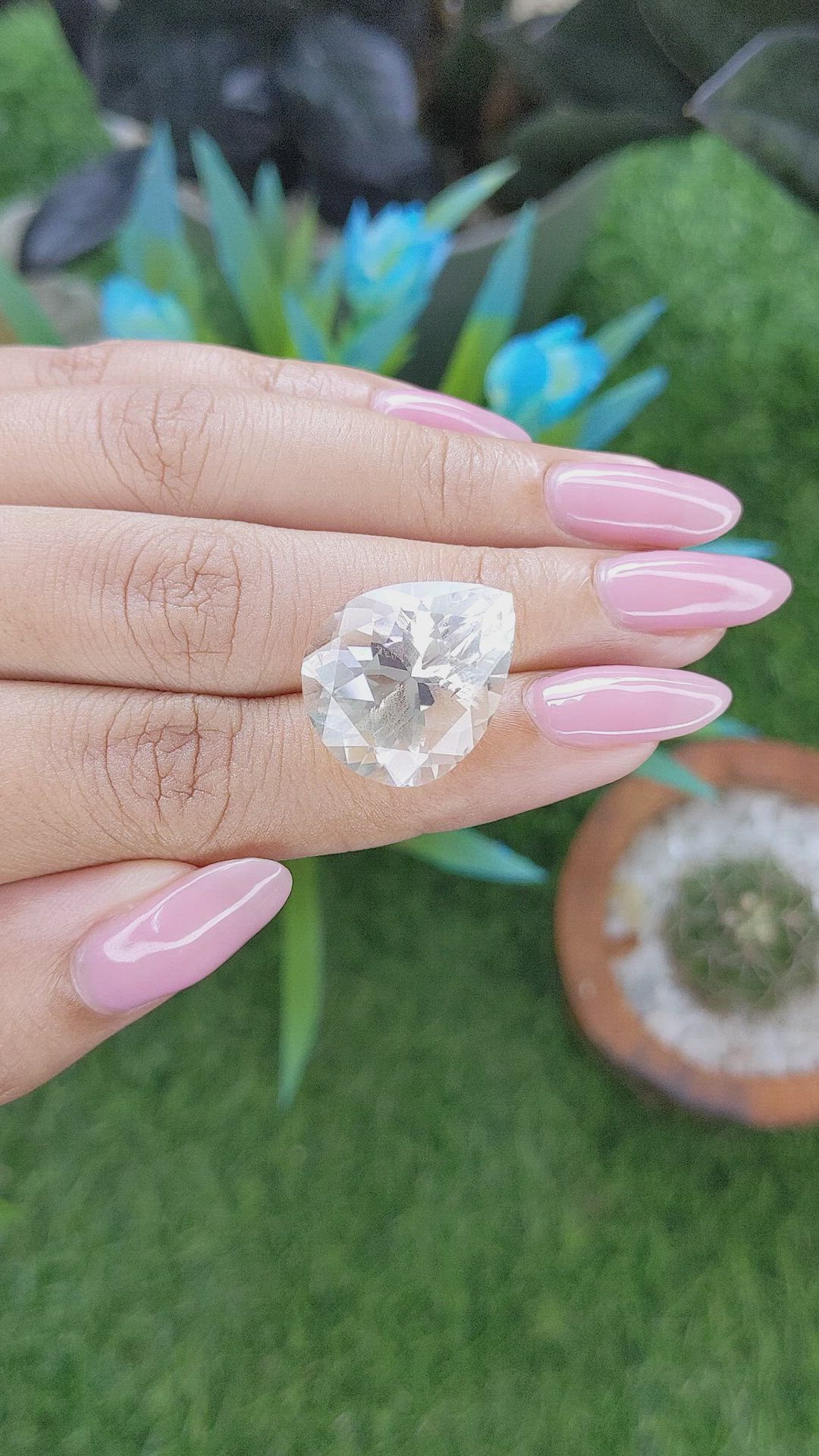 18.27 Ct. White Quartz Size Video