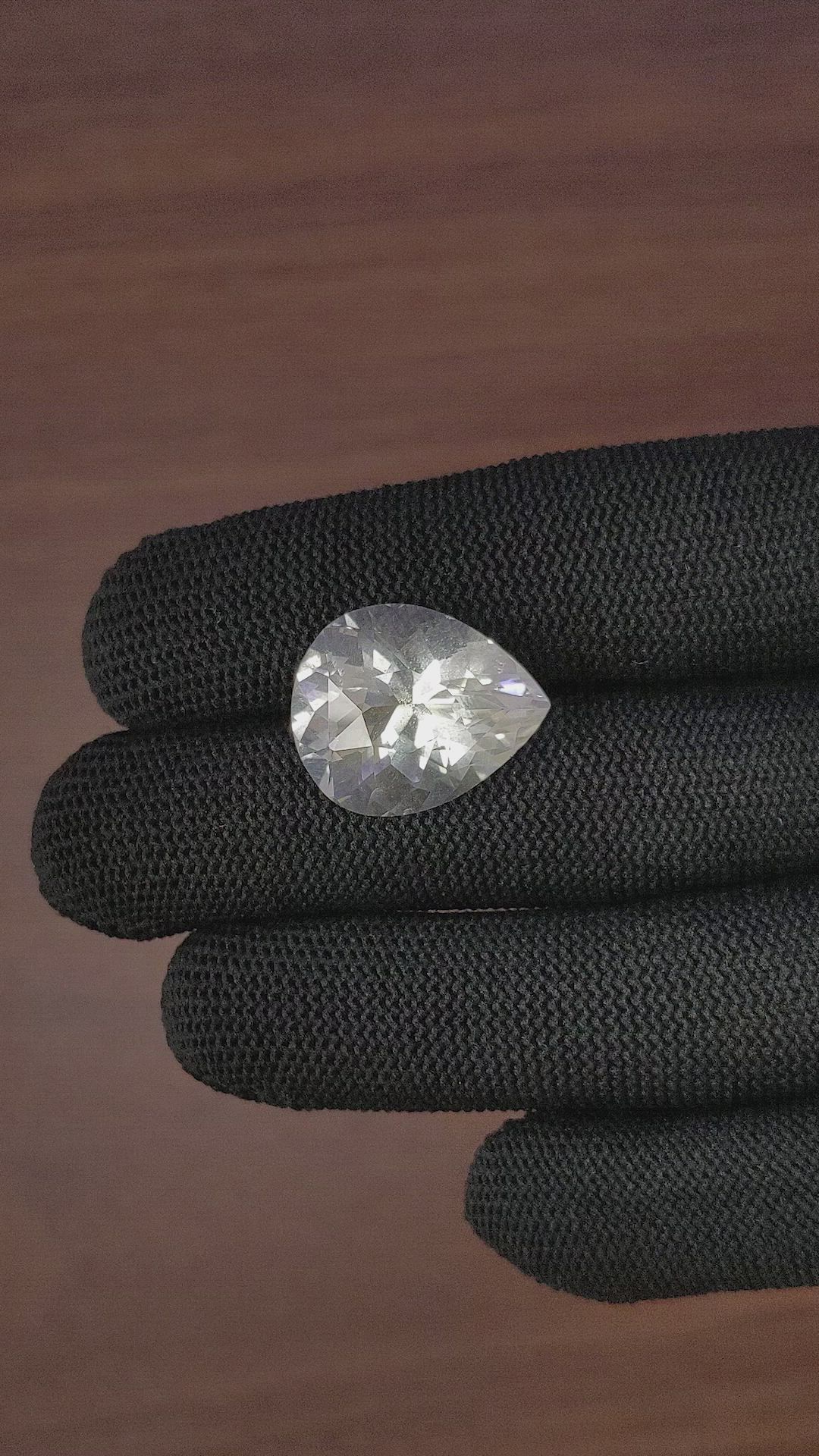 18.27 Ct. White Quartz Size Video