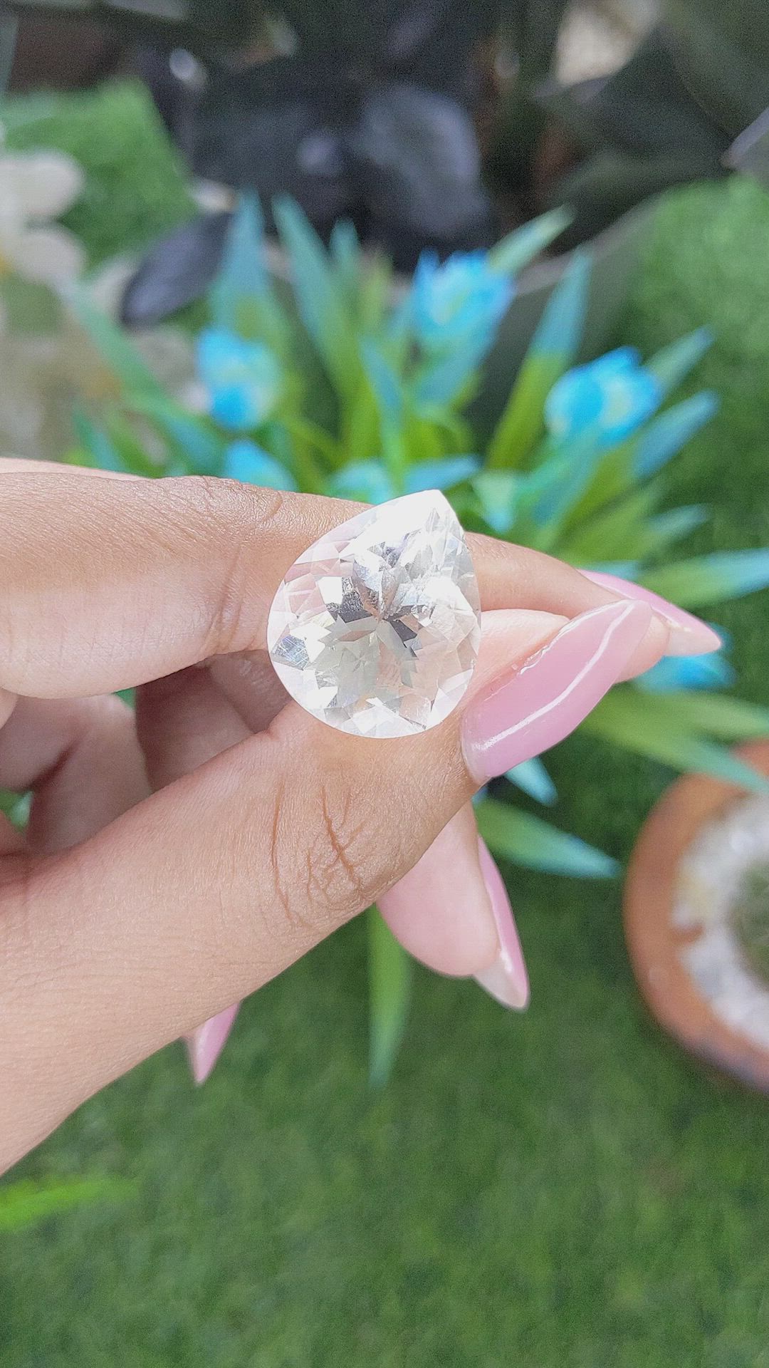 18.27 Ct. White Quartz Size Video