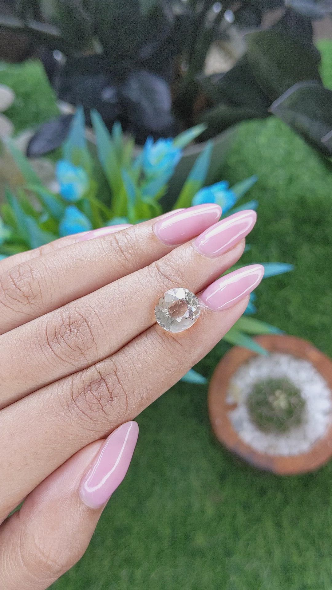 3.98 Ct. White Quartz Size Video