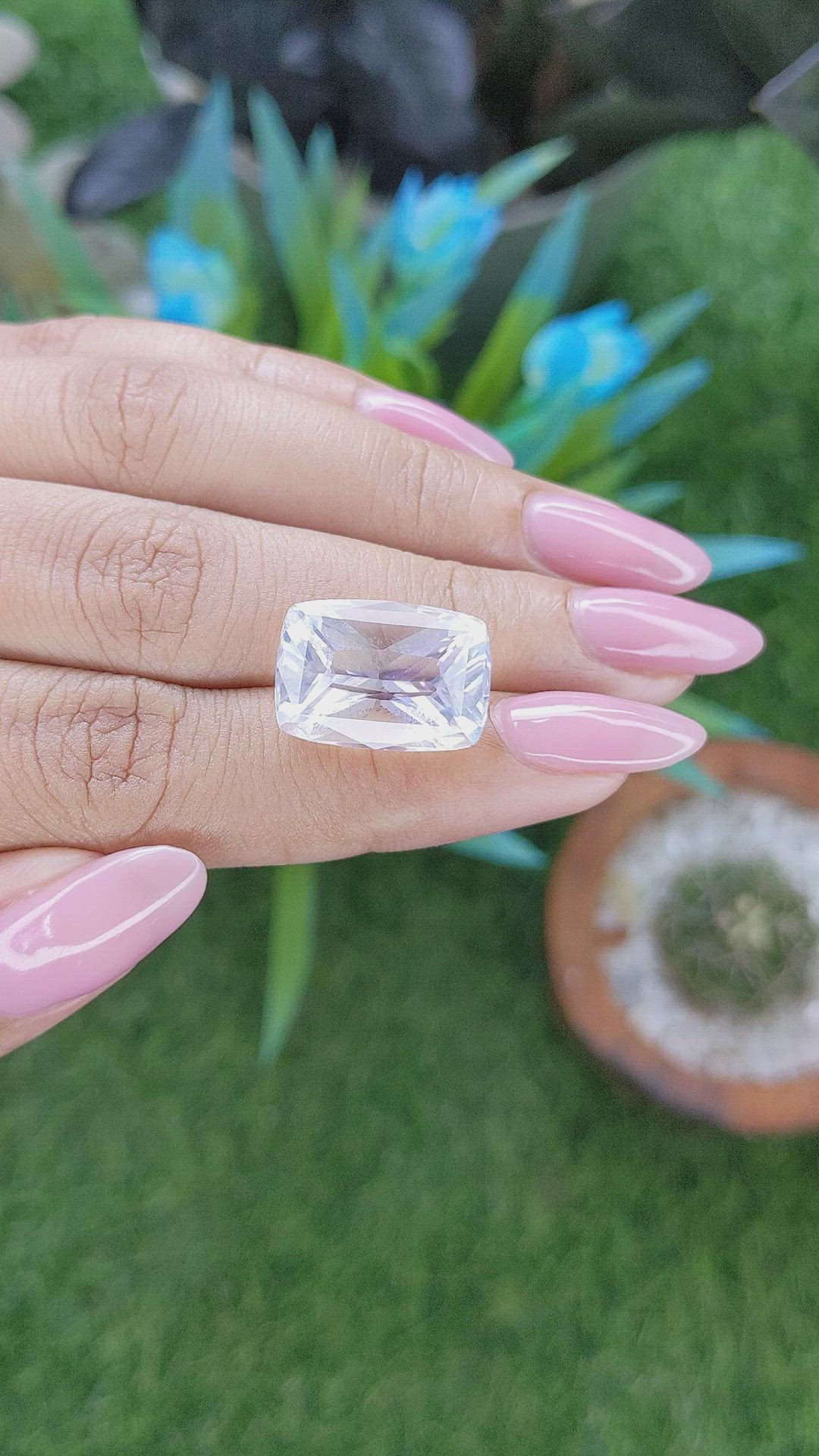 13.26 Ct. White Quartz Size Video