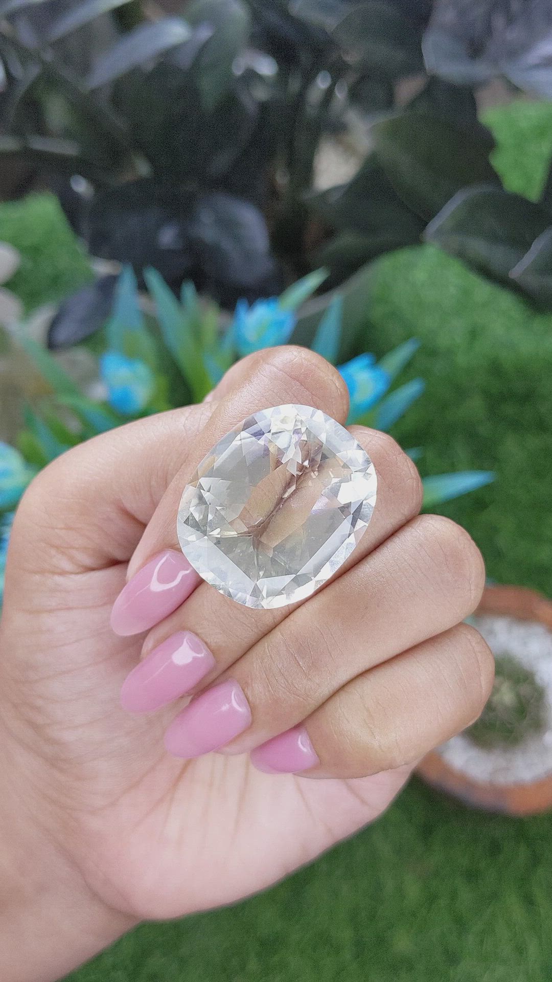 50.95 Ct. White Quartz Size Video
