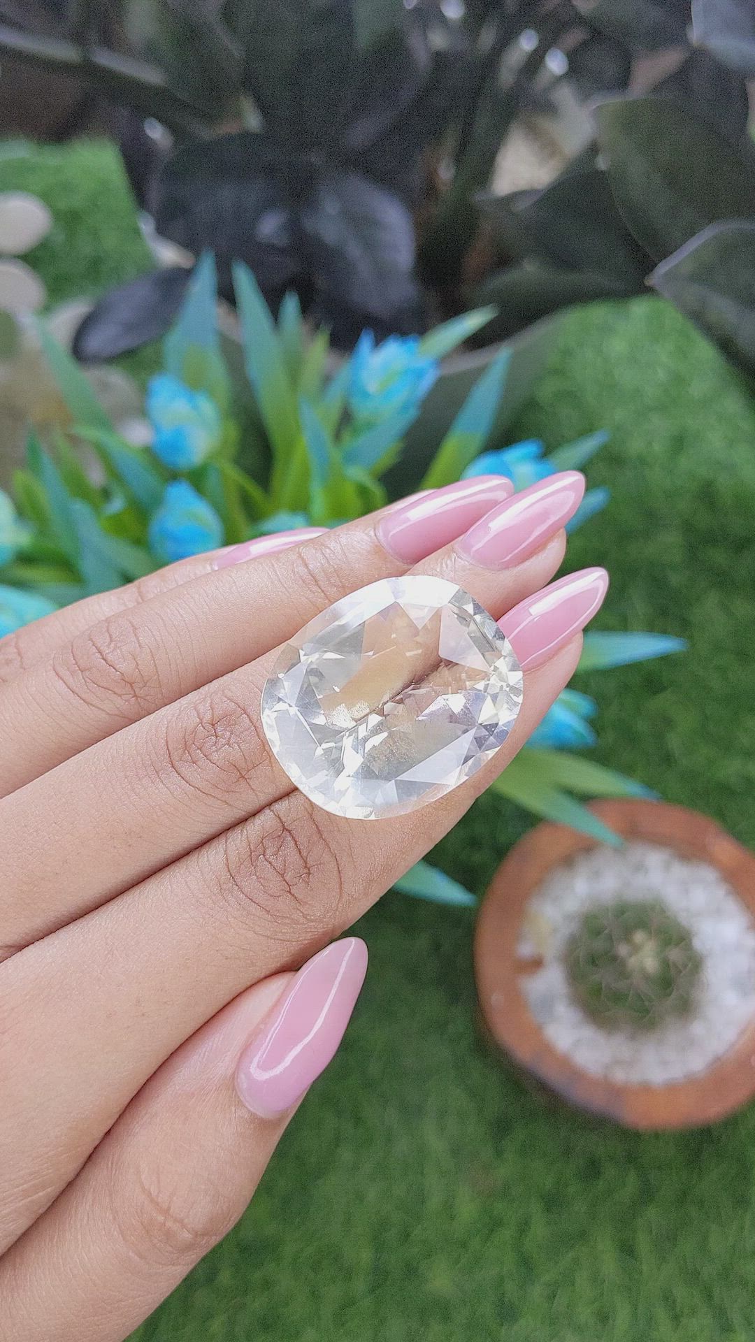 50.95 Ct. White Quartz Size Video