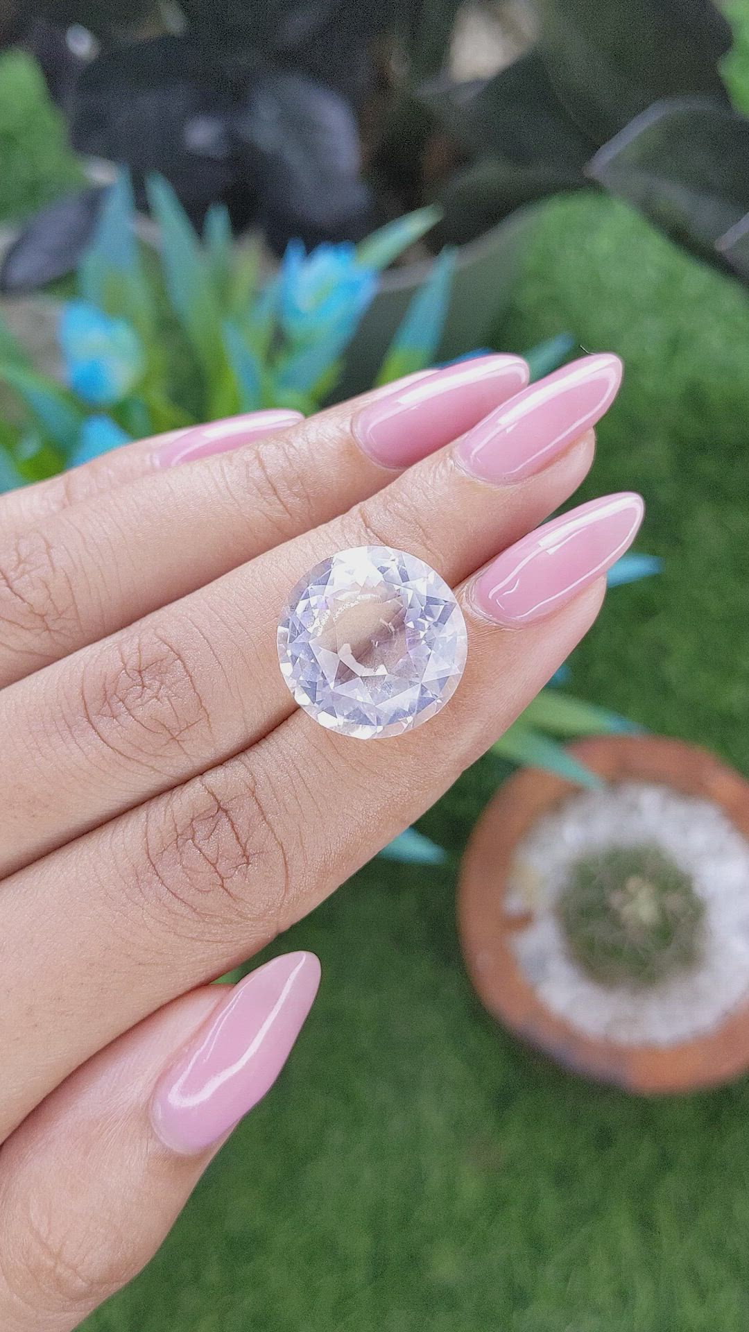 14.75 Ct. White Quartz Size Video