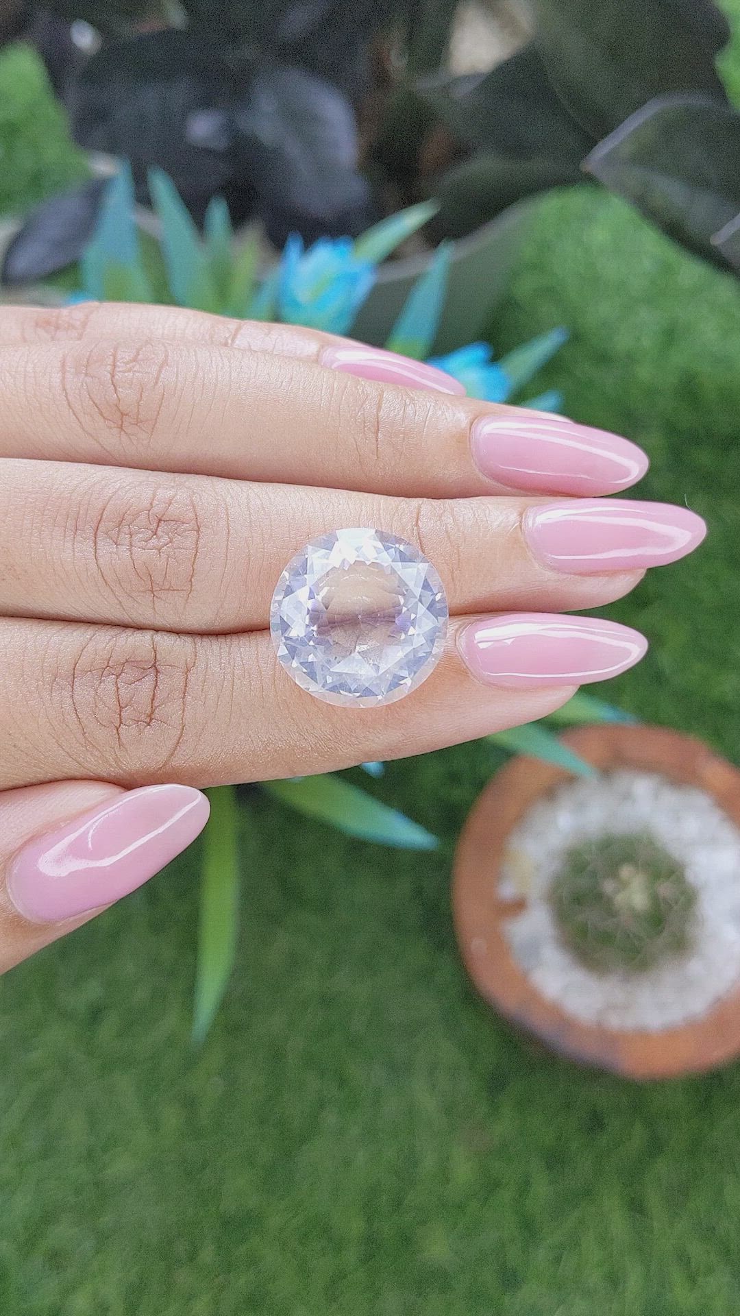 14.75 Ct. White Quartz Size Video