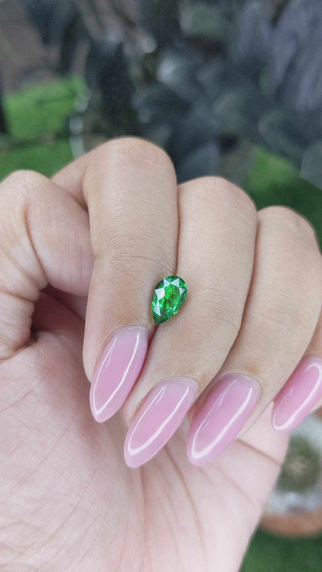 1.00 Ct. Tsavorite Garnet from Tanzania Size Video