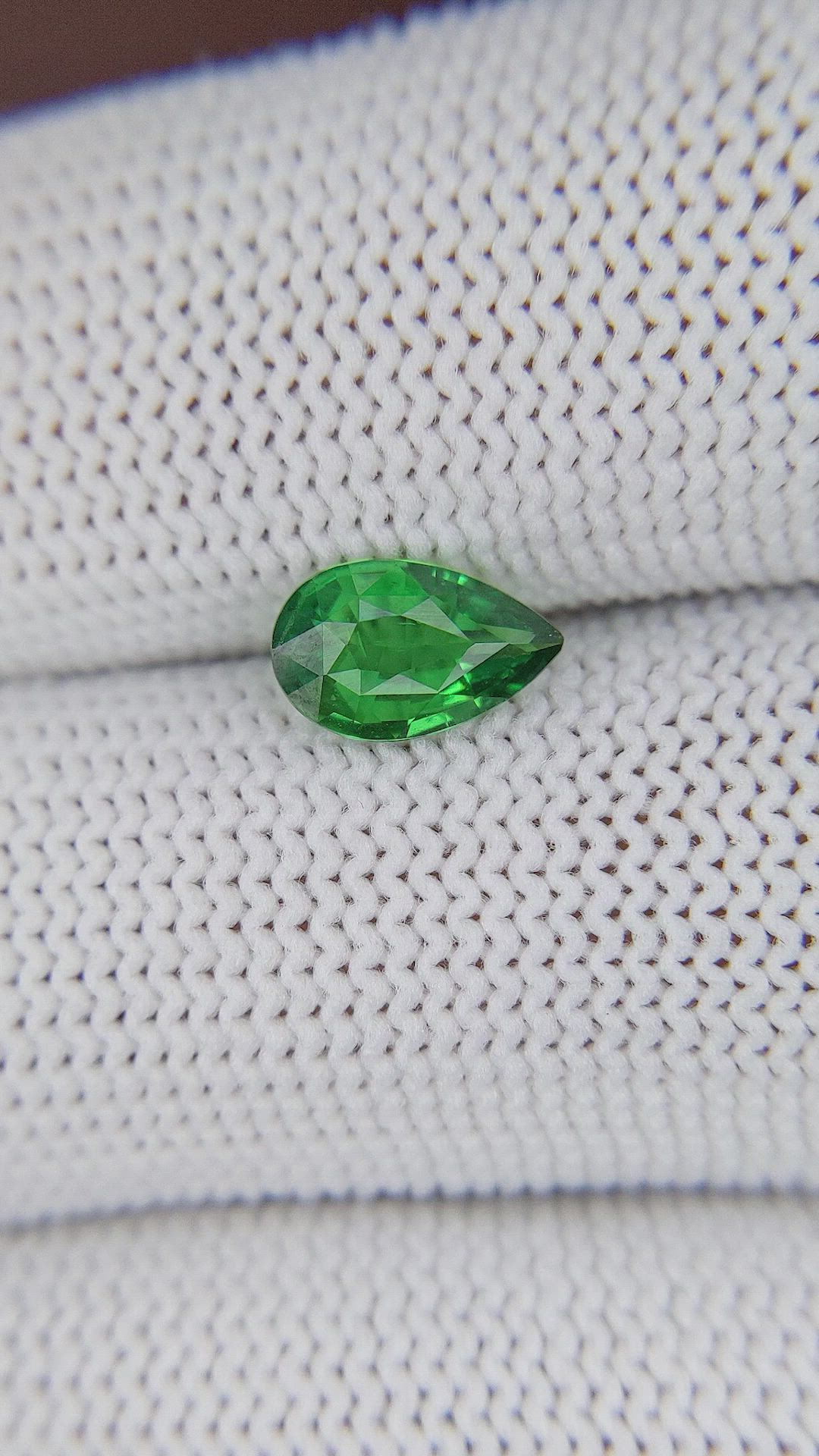 1.00 Ct. Tsavorite Garnet from Tanzania Size Video