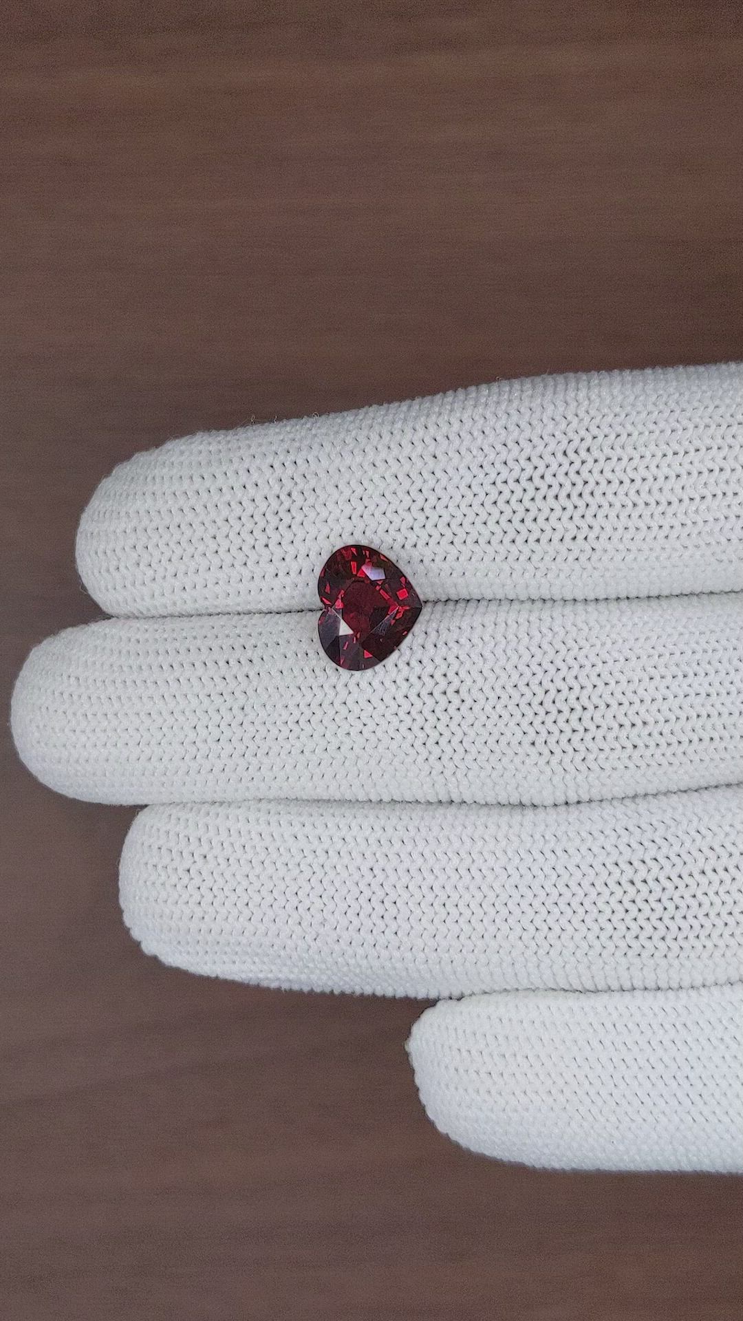 4.62 Ct. Red Garnet from Ceylon (Sri Lanka) Size Video