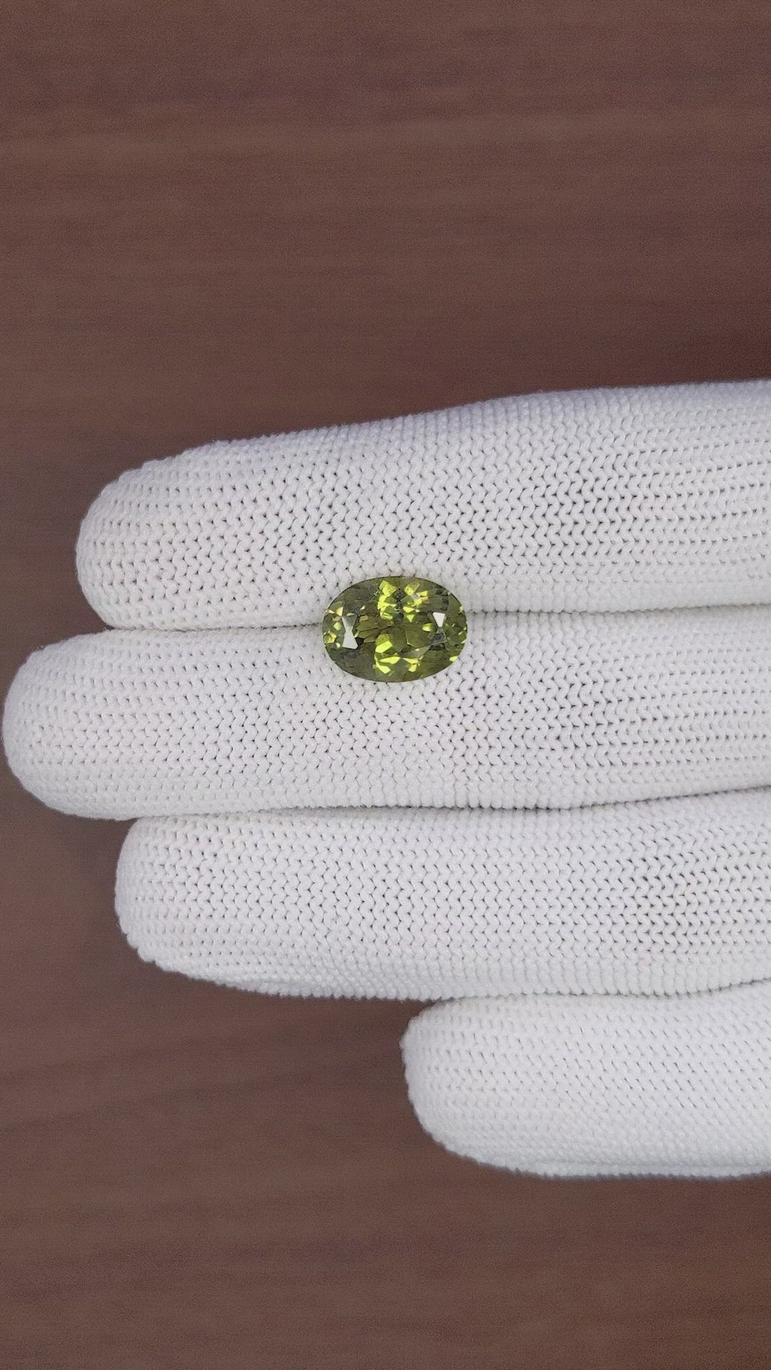 5.25 Ct. Alexandrite from Ceylon (Sri Lanka) Size Video