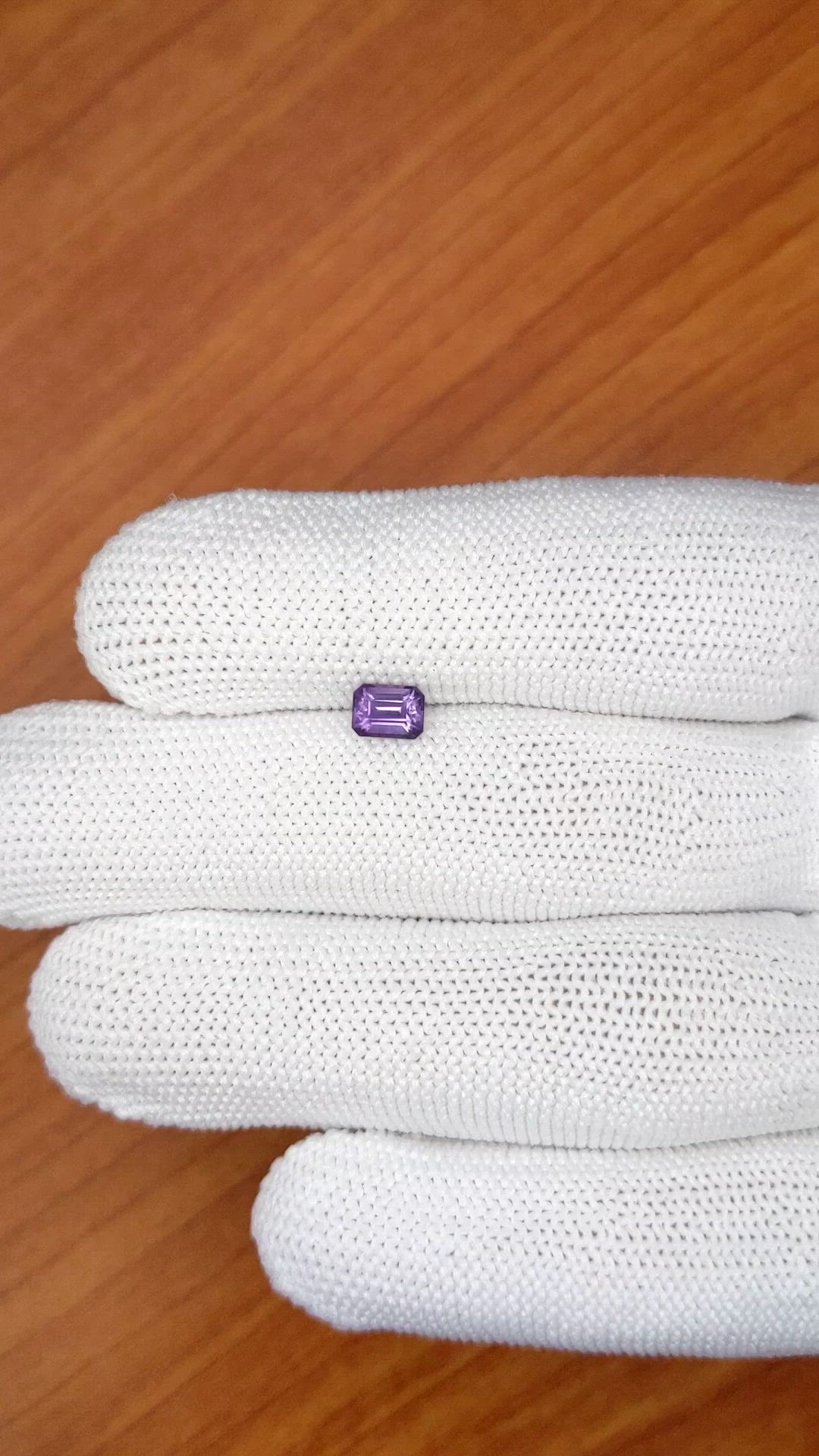 0.60 Ct. Spinel from Ceylon (Sri Lanka) Size Video