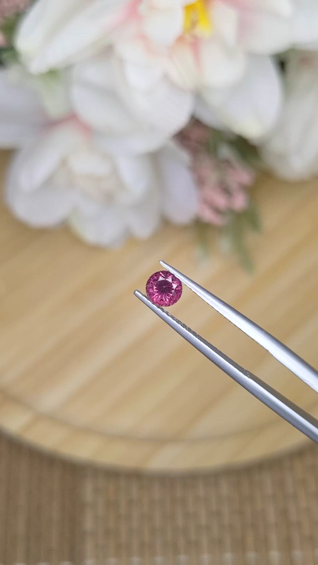 0.73 Ct. Spinel from Ceylon (Sri Lanka) Size Video