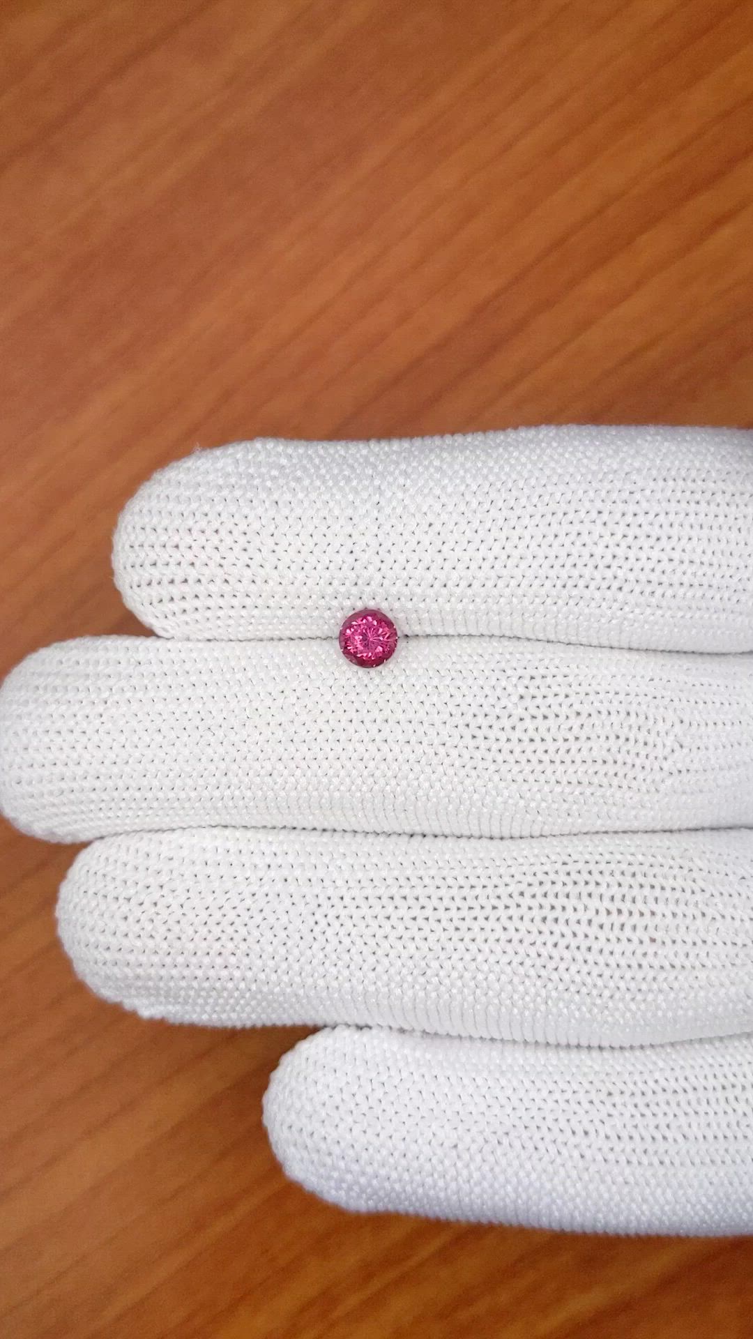 0.73 Ct. Spinel from Ceylon (Sri Lanka) Size Video