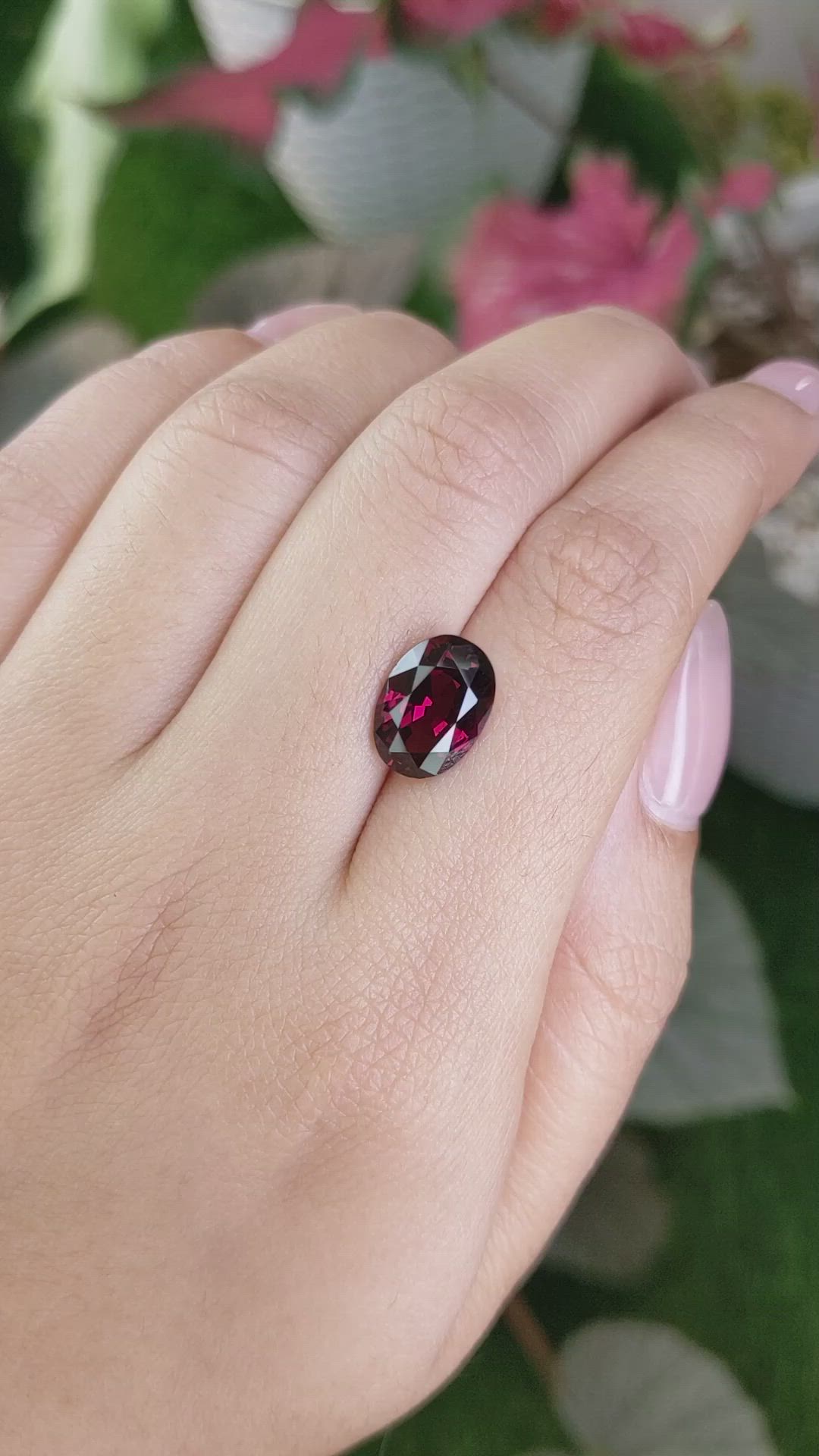 4.34 Ct. Rhodolite Garnet from Ceylon (Sri Lanka) Size Video