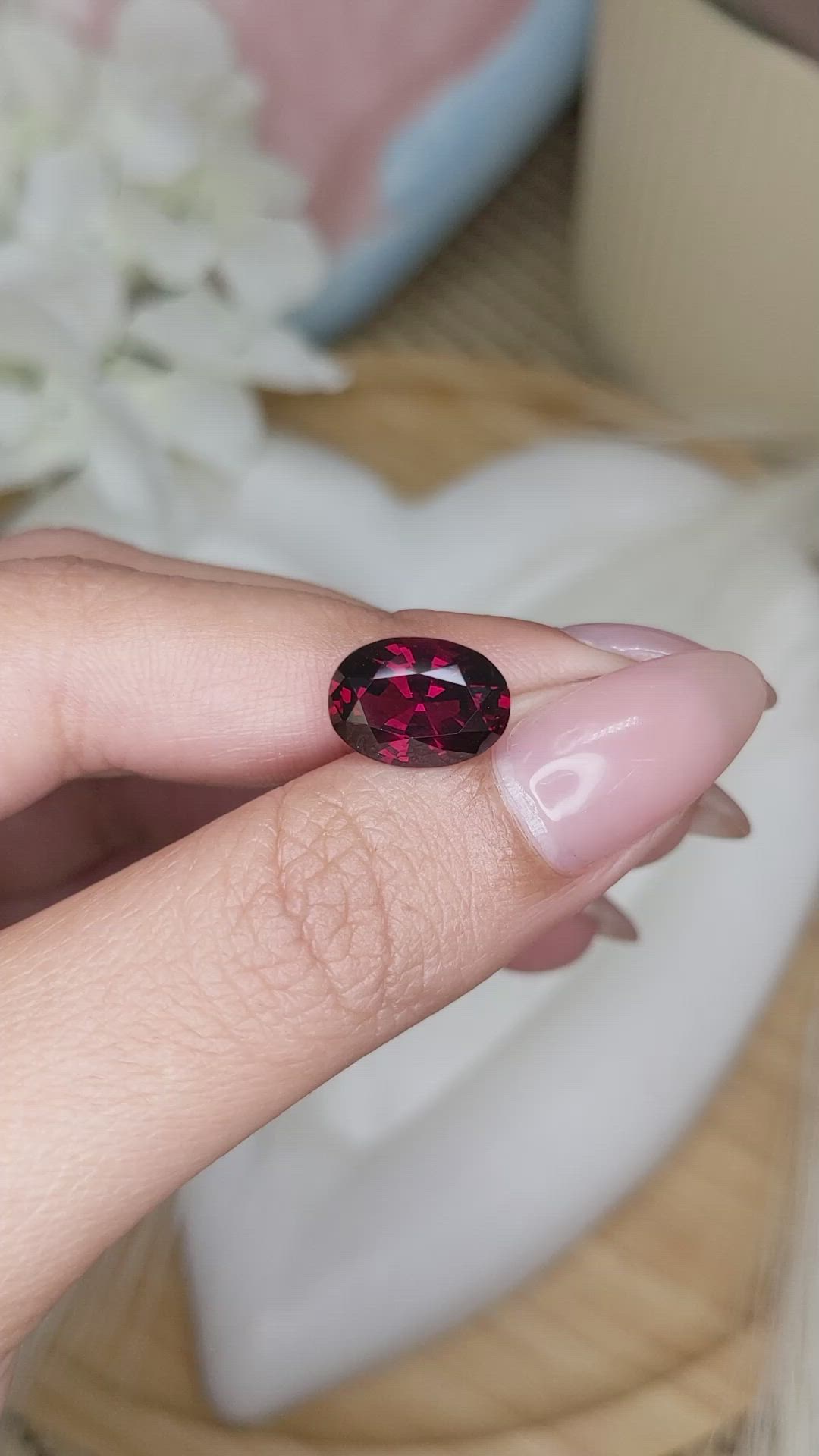 4.34 Ct. Rhodolite Garnet from Ceylon (Sri Lanka) Size Video
