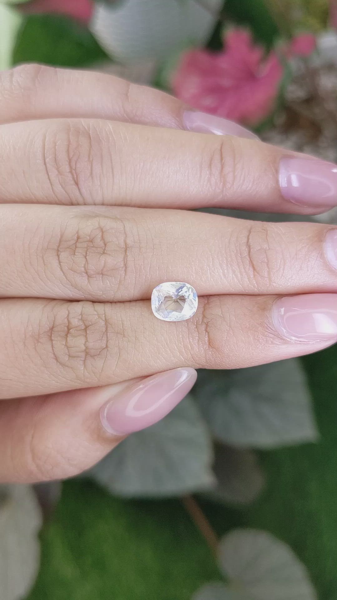 1.21 Ct. Moonstone from Ceylon (Sri Lanka) Size Video