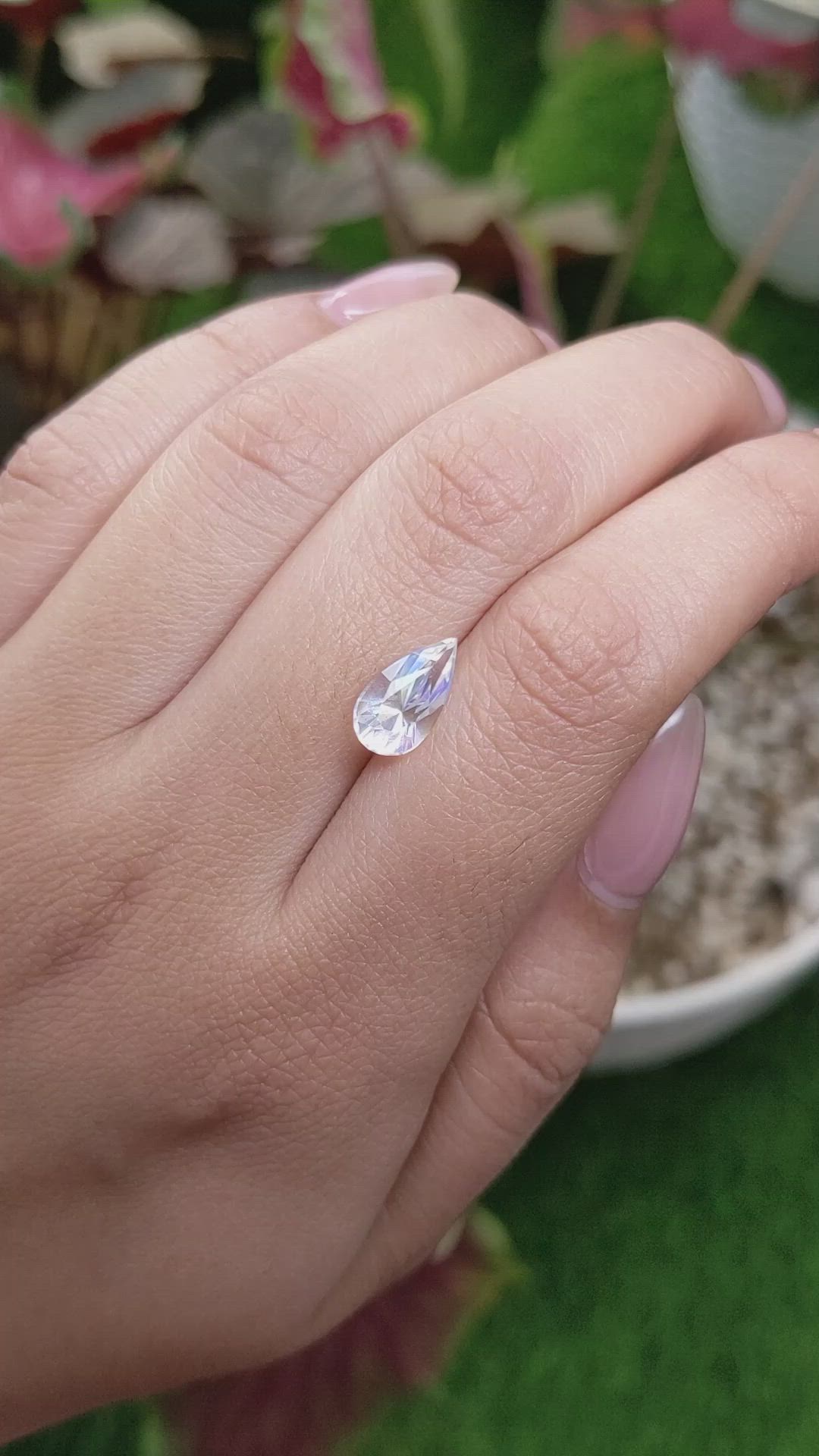 1.72 Ct. Moonstone from Ceylon (Sri Lanka) Size Video