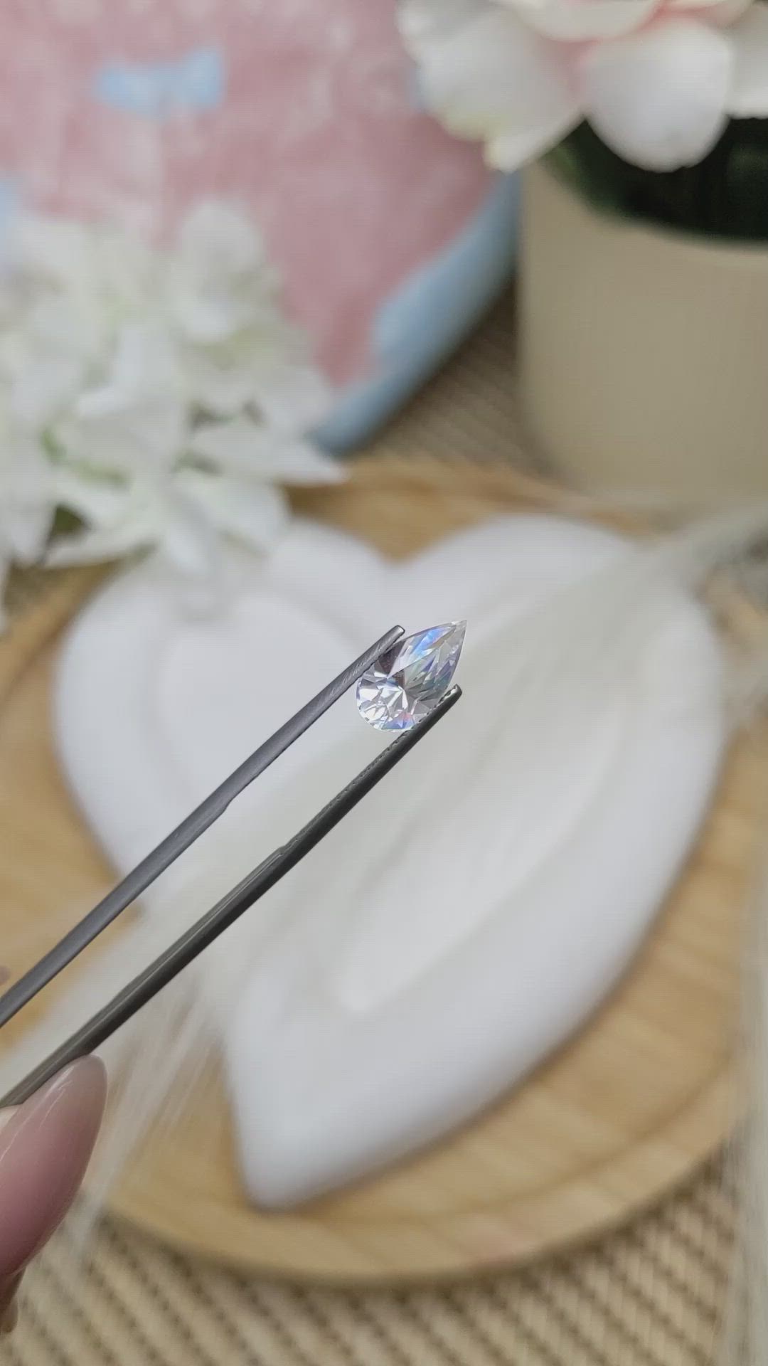 1.72 Ct. Moonstone from Ceylon (Sri Lanka) Size Video