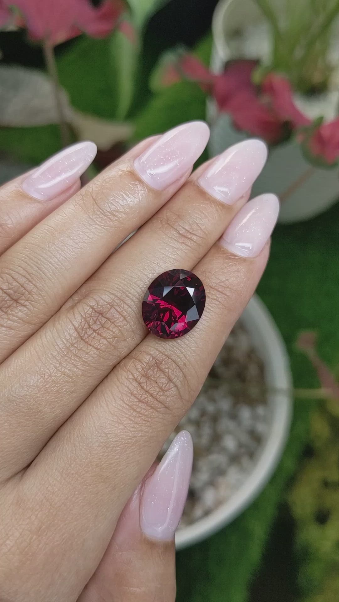 9.92 Ct. Rhodolite Garnet from Ceylon (Sri Lanka) Size Video
