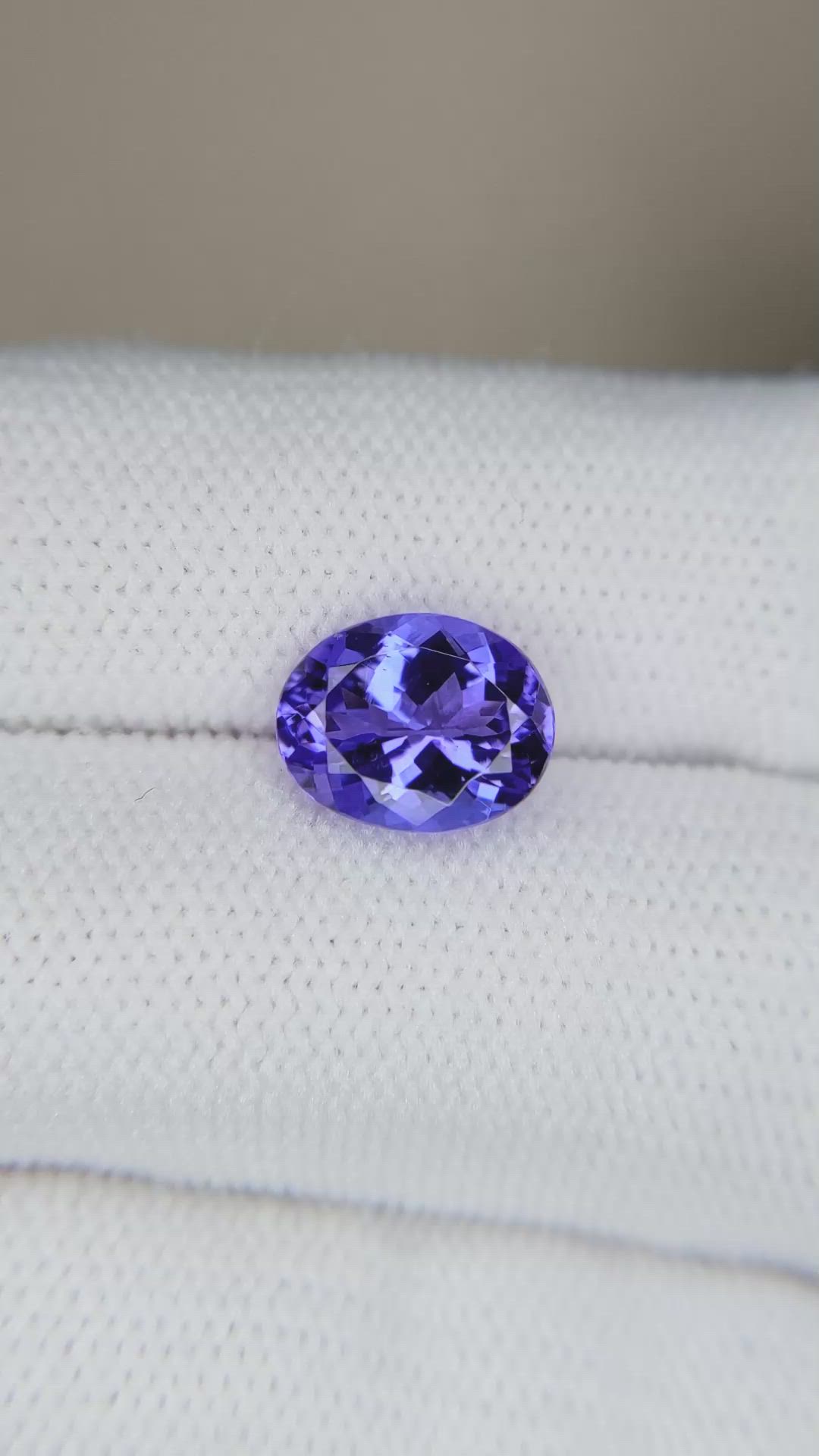 2.78 Ct. Violet Tanzanite from Tanzania Size Video