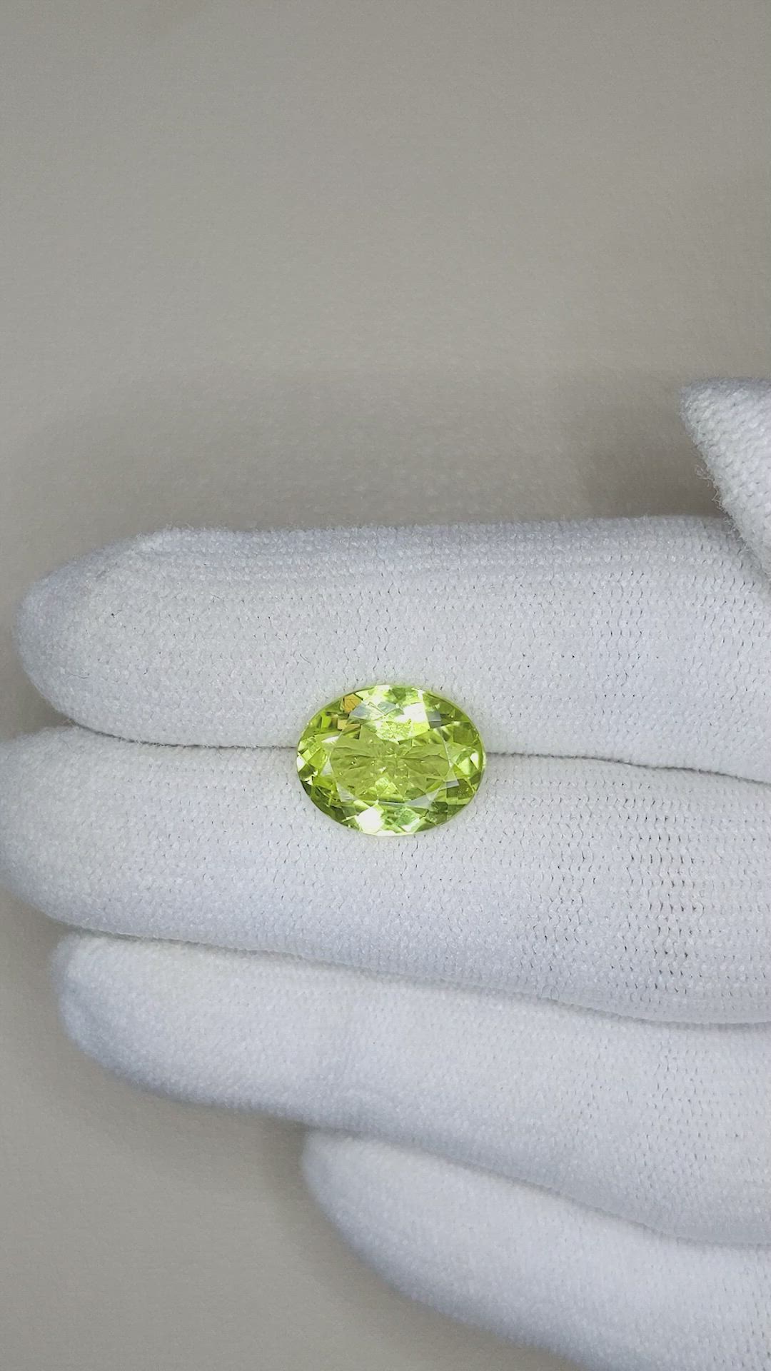 3.95 Ct. Yellowish Green Chrysoberyl from Ceylon (Sri Lanka) Size Video