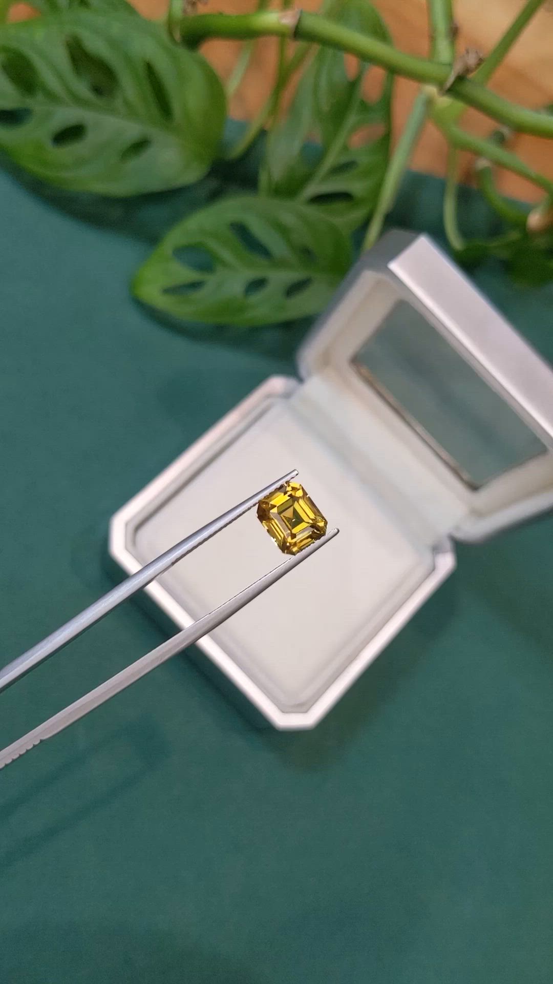 2.20 Ct. Brownish Yellow Heliodor from Madagascar Size Video
