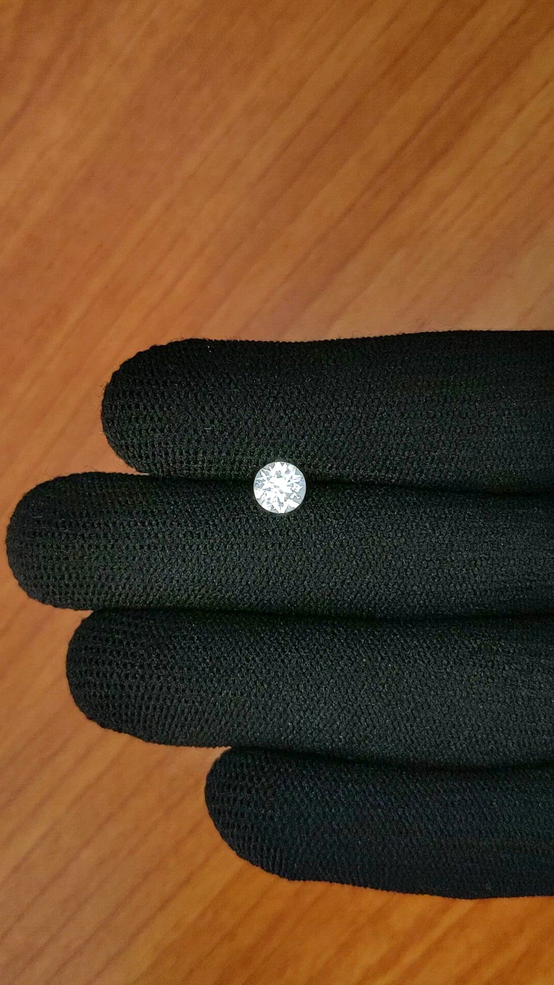 1.14 Ct. White Zircon from Ceylon (Sri Lanka) Size Video