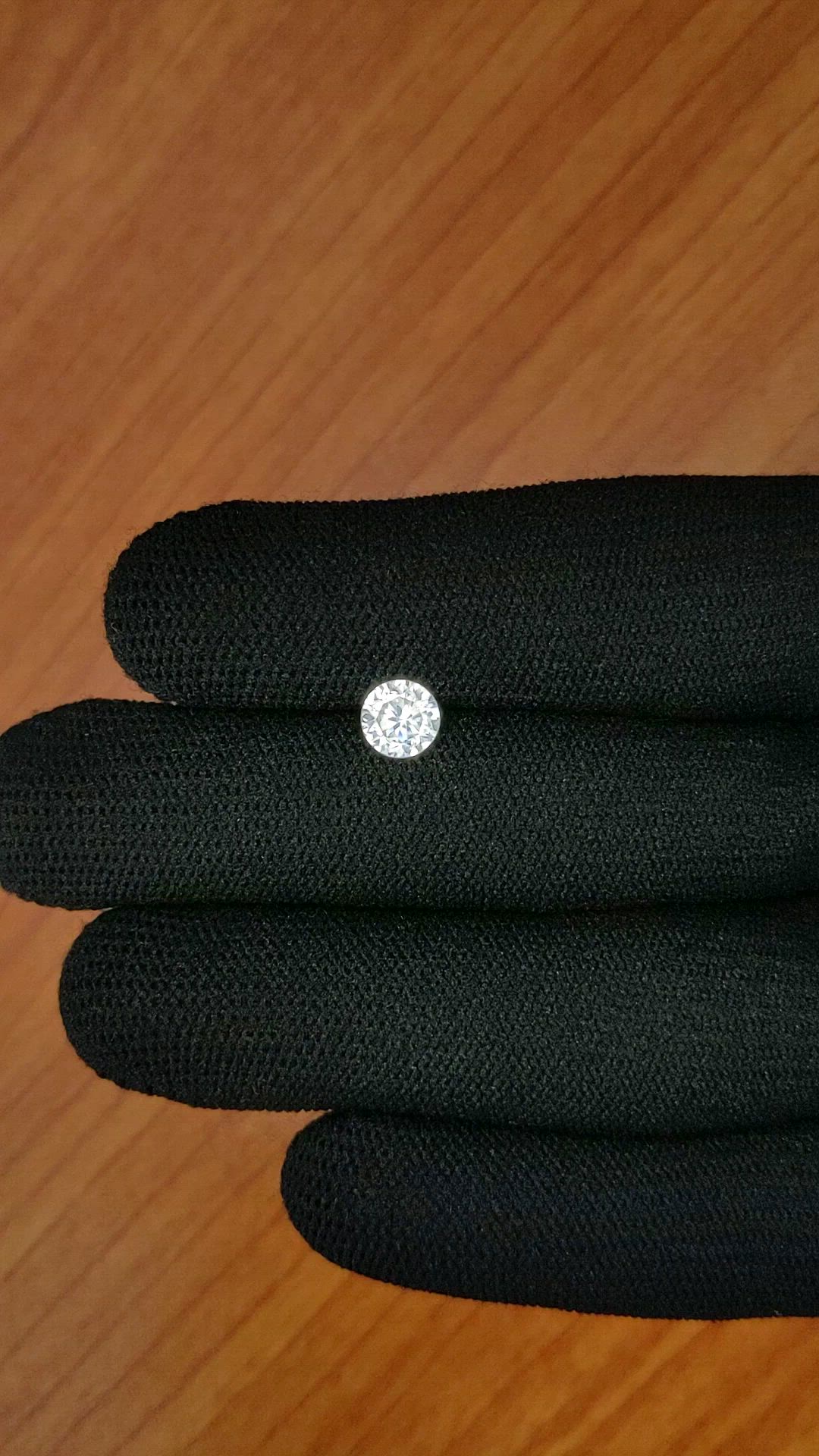 1.26 Ct. White Zircon from Ceylon (Sri Lanka) Size Video