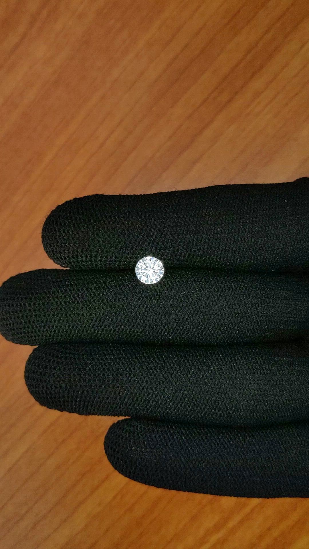 1.08 Ct. White Zircon from Ceylon (Sri Lanka) Size Video