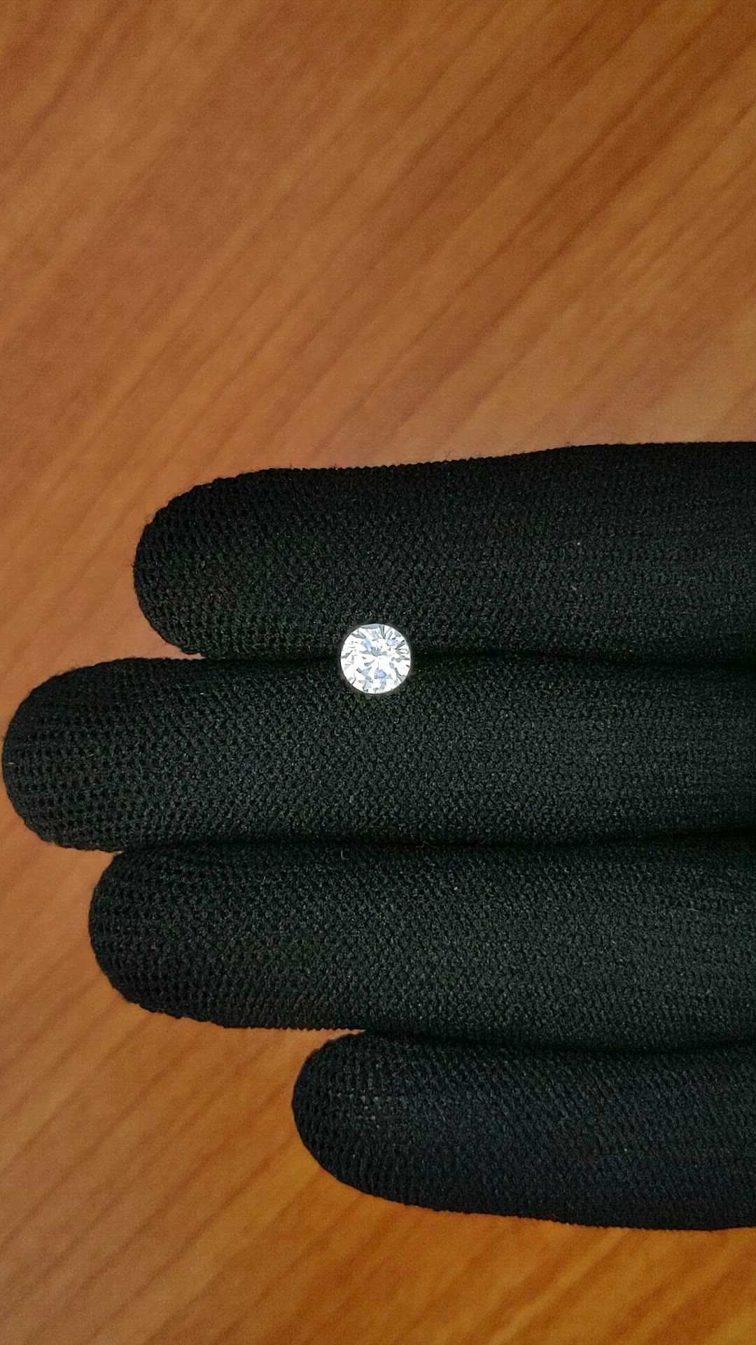 1.02 Ct. Zircon from Ceylon (Sri Lanka) Size Video