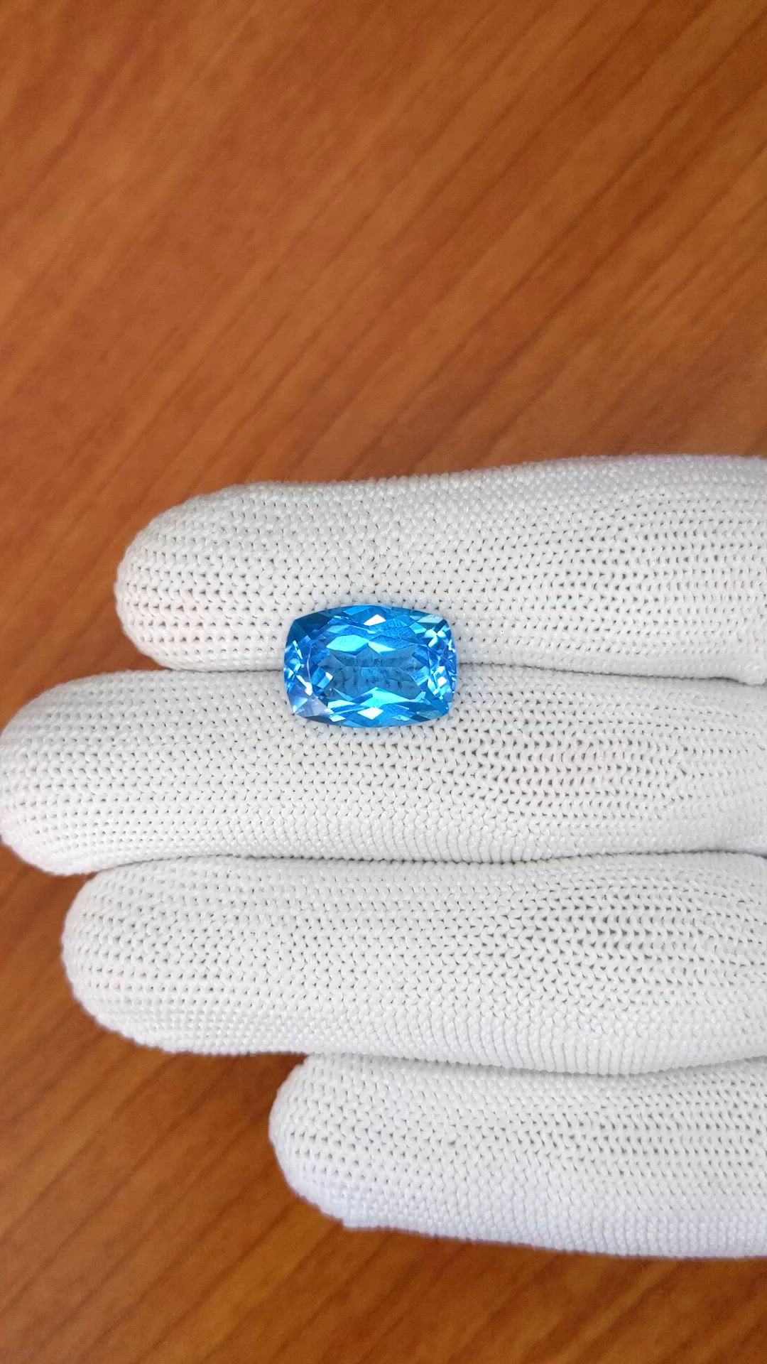 8.95 Ct. Swiss Blue Topaz from Ceylon (Sri Lanka) Size Video