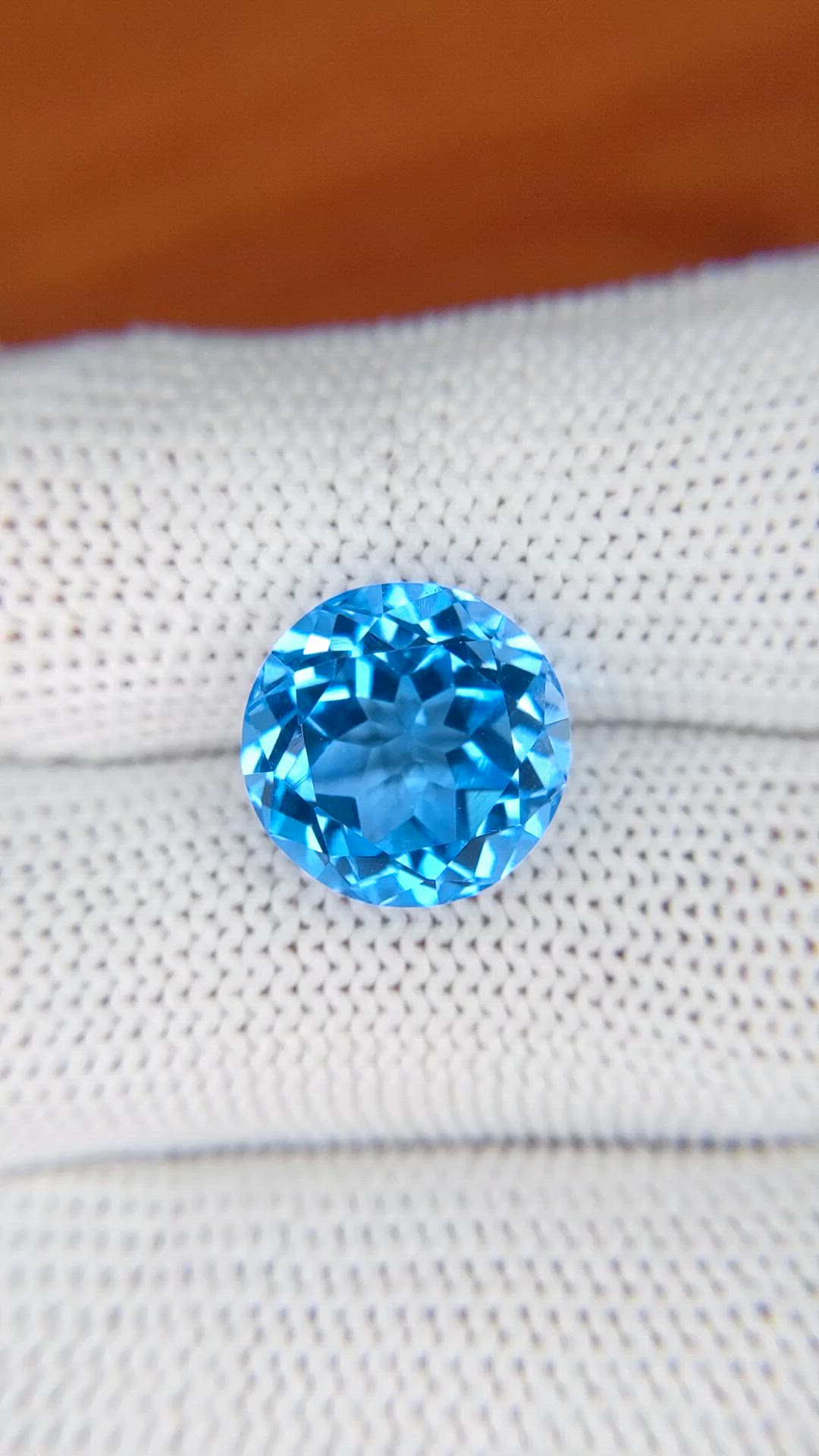 9.22 Ct. Swiss Blue Topaz from Ceylon (Sri Lanka) Size Video