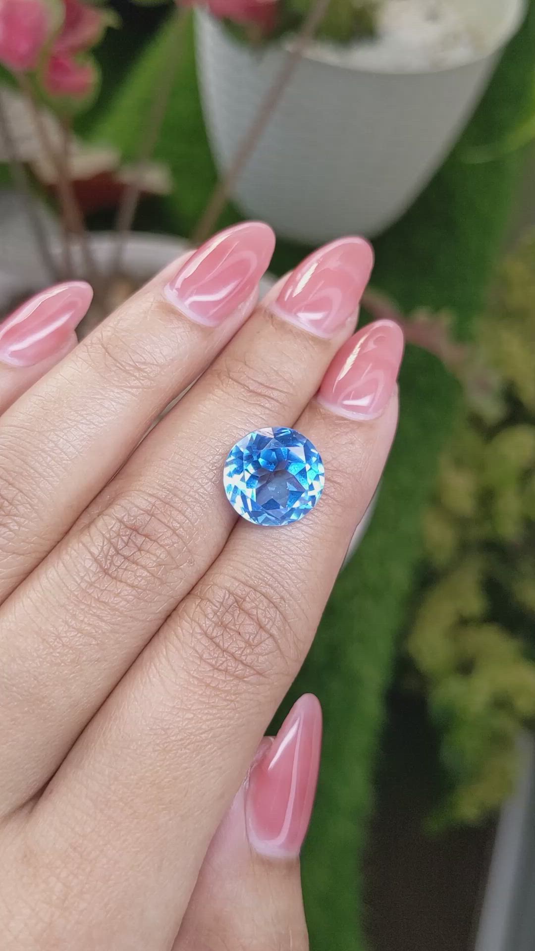 9.22 Ct. Swiss Blue Topaz from Ceylon (Sri Lanka) Size Video